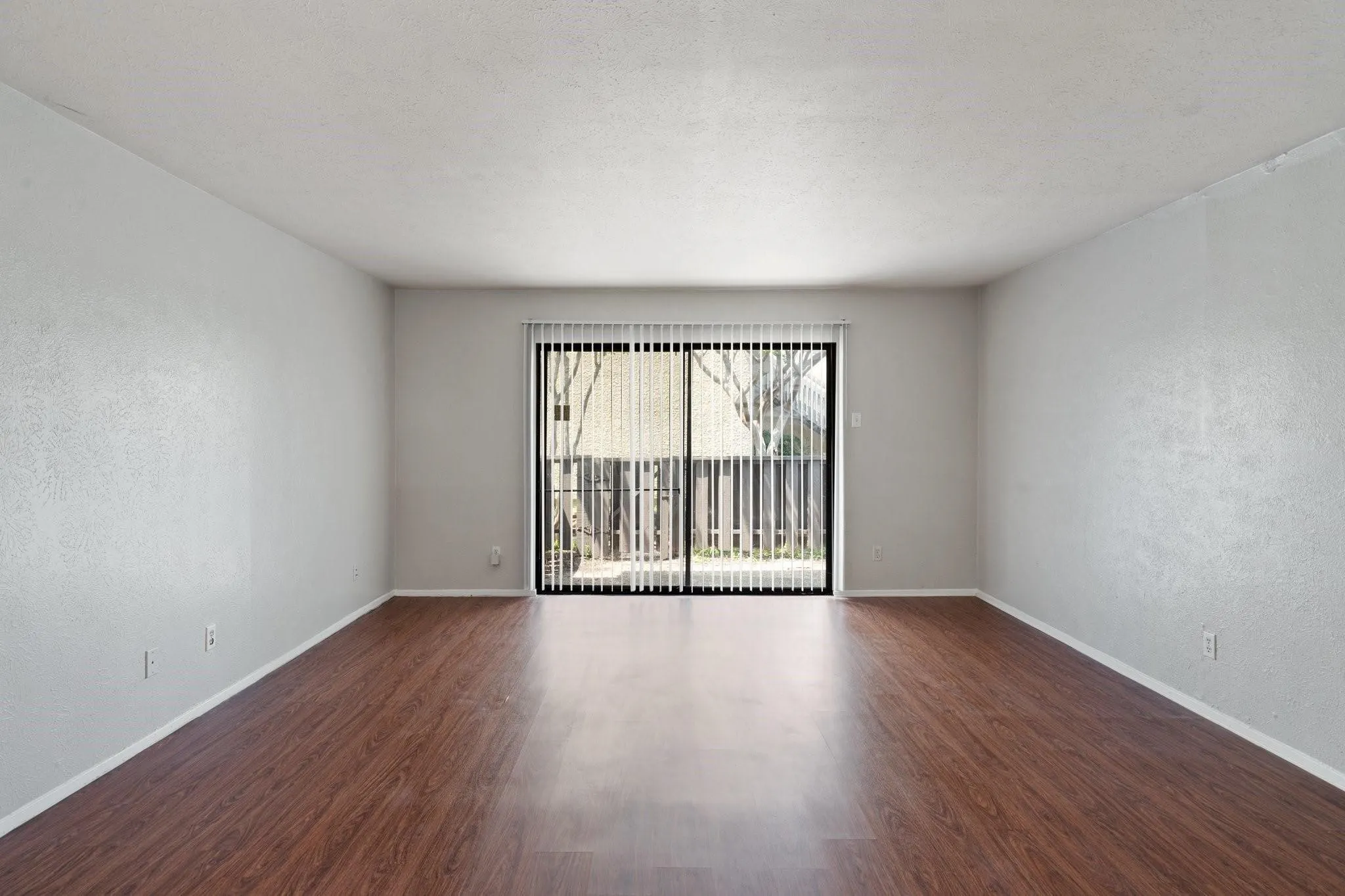 For Sale in Dallas County , 4543 N O Connor Road 1247, Irving, Texas 75062, 2 Bedroom, 3 Bathroom, Garage spaces, 0 Sqft, built in 1982, mls#21260111, Real Estate Agent in Irving, Homes For Sale in Dallas county, Homes For Sale in Irving, Realtor in Irving Texas, Real Estate Brokerage Independent Realty Texas, Luminita Cordes Realtor