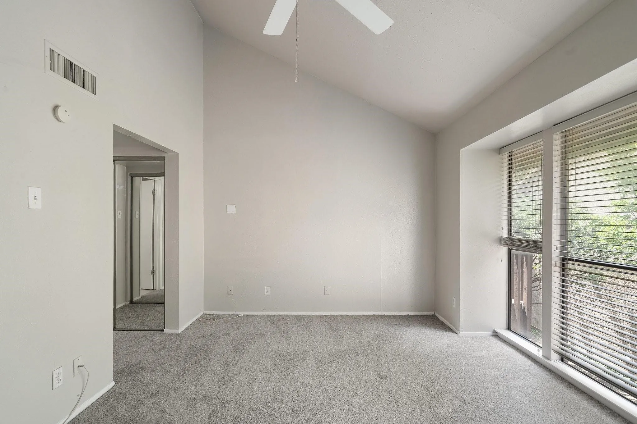 For Sale in Dallas County , 4543 N O Connor Road 1247, Irving, Texas 75062, 2 Bedroom, 3 Bathroom, Garage spaces, 0 Sqft, built in 1982, mls#21260111, Real Estate Agent in Irving, Homes For Sale in Dallas county, Homes For Sale in Irving, Realtor in Irving Texas, Real Estate Brokerage Independent Realty Texas, Luminita Cordes Realtor
