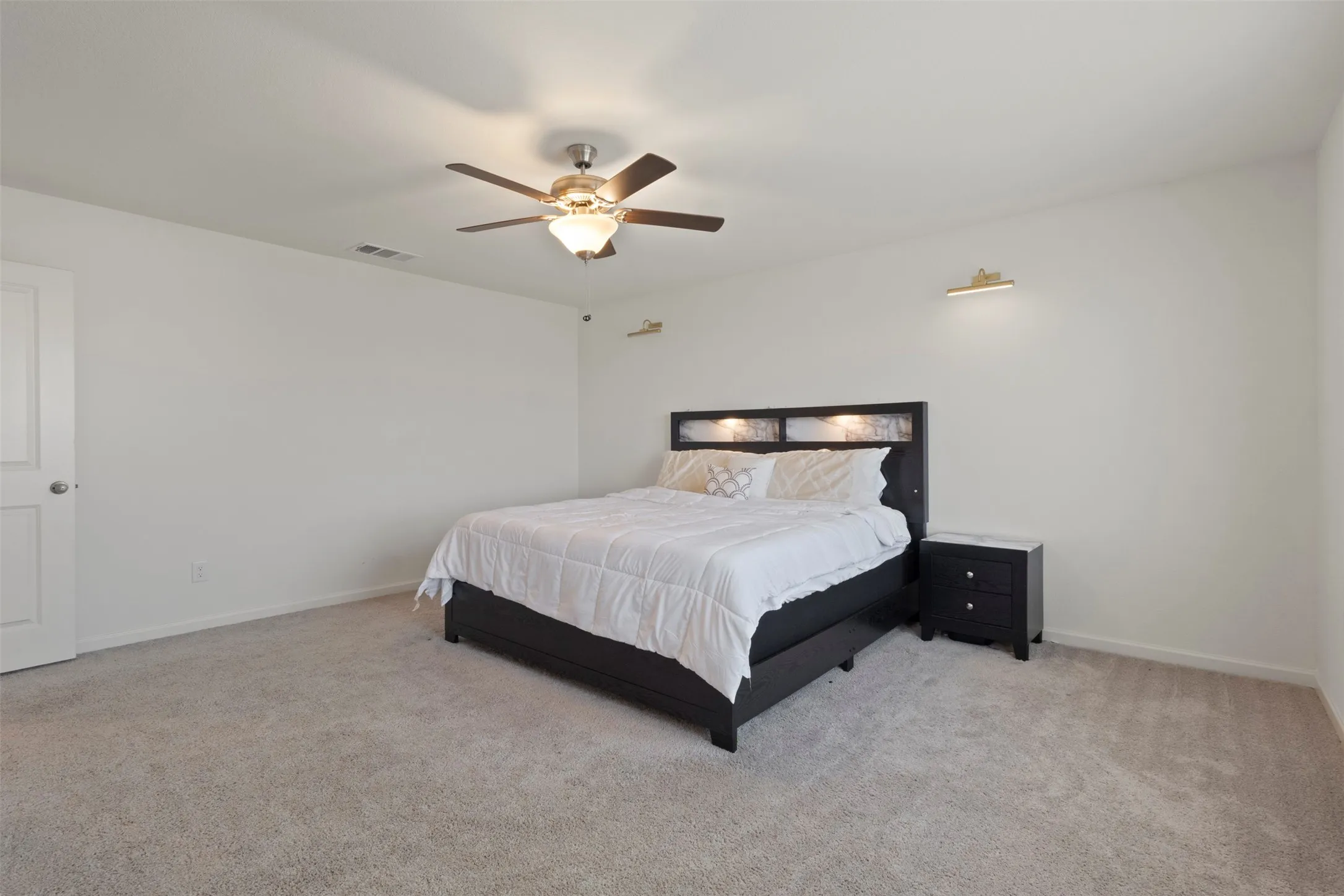 Single Family Residence For Sale in Tarrant County , 1508 Ancer Way, Fort Worth, Texas 76052, 4 Bedroom, 3 Bathroom, 2 Garage spaces, 2,129 Sqft, built in 2022, mls#21269976, Real Estate Agent in Fort Worth, Homes For Sale in Tarrant county, Homes For Sale in Fort Worth, Realtor in Fort Worth Texas, Real Estate Brokerage Independent Realty Texas, Luminita Cordes Realtor
