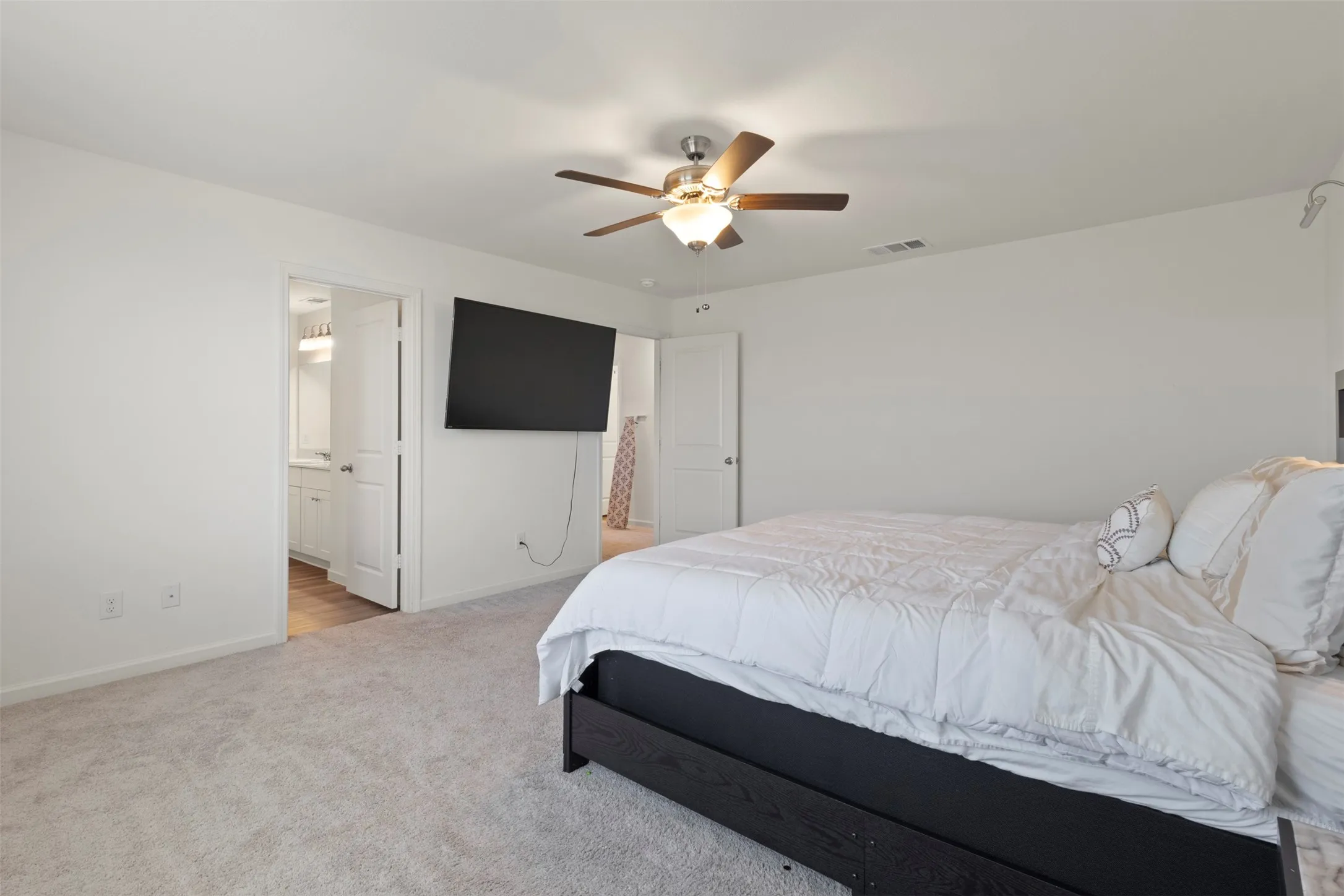 Single Family Residence For Sale in Tarrant County , 1508 Ancer Way, Fort Worth, Texas 76052, 4 Bedroom, 3 Bathroom, 2 Garage spaces, 2,129 Sqft, built in 2022, mls#21269976, Real Estate Agent in Fort Worth, Homes For Sale in Tarrant county, Homes For Sale in Fort Worth, Realtor in Fort Worth Texas, Real Estate Brokerage Independent Realty Texas, Luminita Cordes Realtor