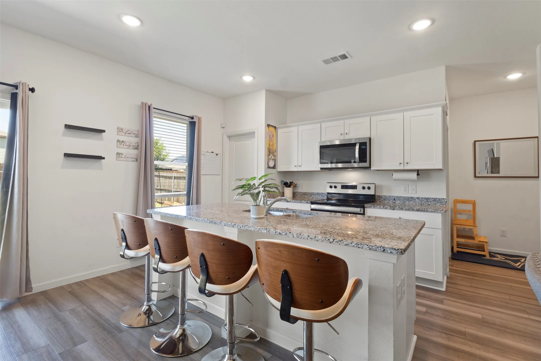 Single Family Residence For Sale in Tarrant County , 1508 Ancer Way, Fort Worth, Texas 76052, 4 Bedroom, 3 Bathroom, 2 Garage spaces, 2,129 Sqft, built in 2022, mls#21269976, Real Estate Agent in Fort Worth, Homes For Sale in Tarrant county, Homes For Sale in Fort Worth, Realtor in Fort Worth Texas, Real Estate Brokerage Independent Realty Texas, Luminita Cordes Realtor