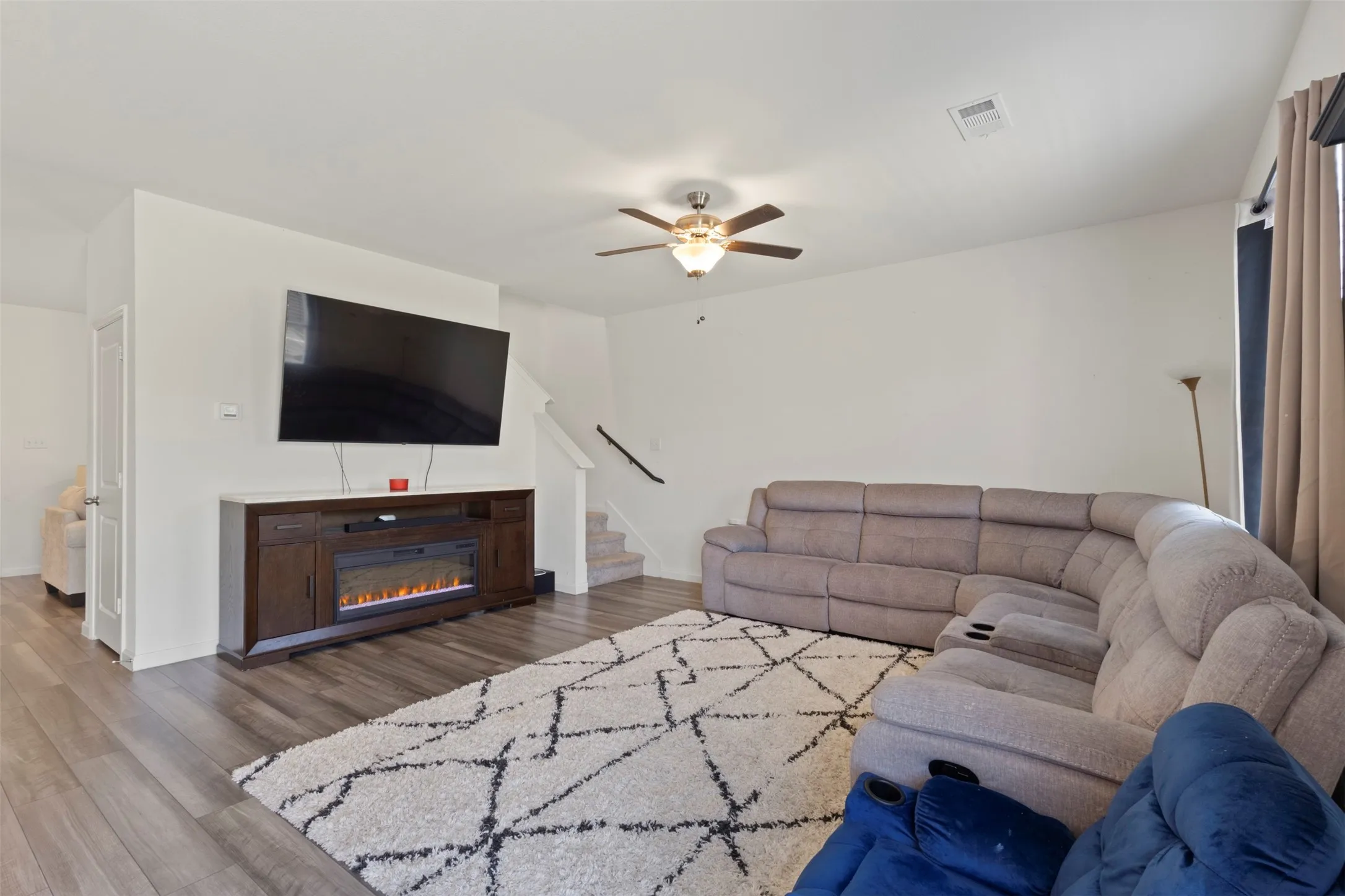 Single Family Residence For Sale in Tarrant County , 1508 Ancer Way, Fort Worth, Texas 76052, 4 Bedroom, 3 Bathroom, 2 Garage spaces, 2,129 Sqft, built in 2022, mls#21269976, Real Estate Agent in Fort Worth, Homes For Sale in Tarrant county, Homes For Sale in Fort Worth, Realtor in Fort Worth Texas, Real Estate Brokerage Independent Realty Texas, Luminita Cordes Realtor
