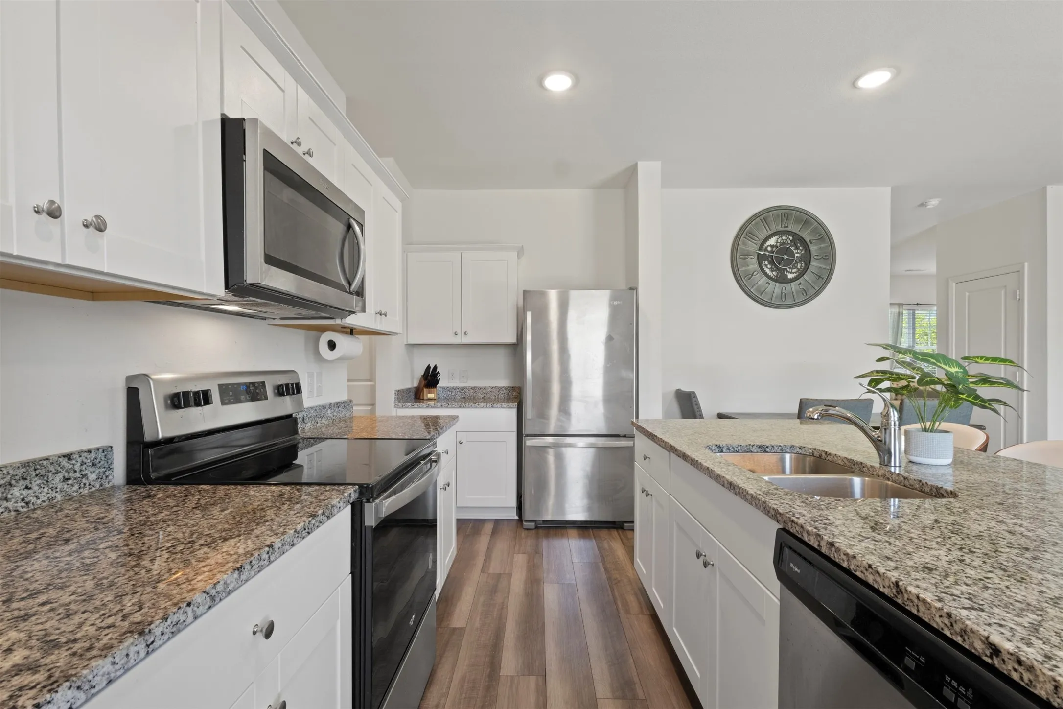 Single Family Residence For Sale in Tarrant County , 1508 Ancer Way, Fort Worth, Texas 76052, 4 Bedroom, 3 Bathroom, 2 Garage spaces, 2,129 Sqft, built in 2022, mls#21269976, Real Estate Agent in Fort Worth, Homes For Sale in Tarrant county, Homes For Sale in Fort Worth, Realtor in Fort Worth Texas, Real Estate Brokerage Independent Realty Texas, Luminita Cordes Realtor