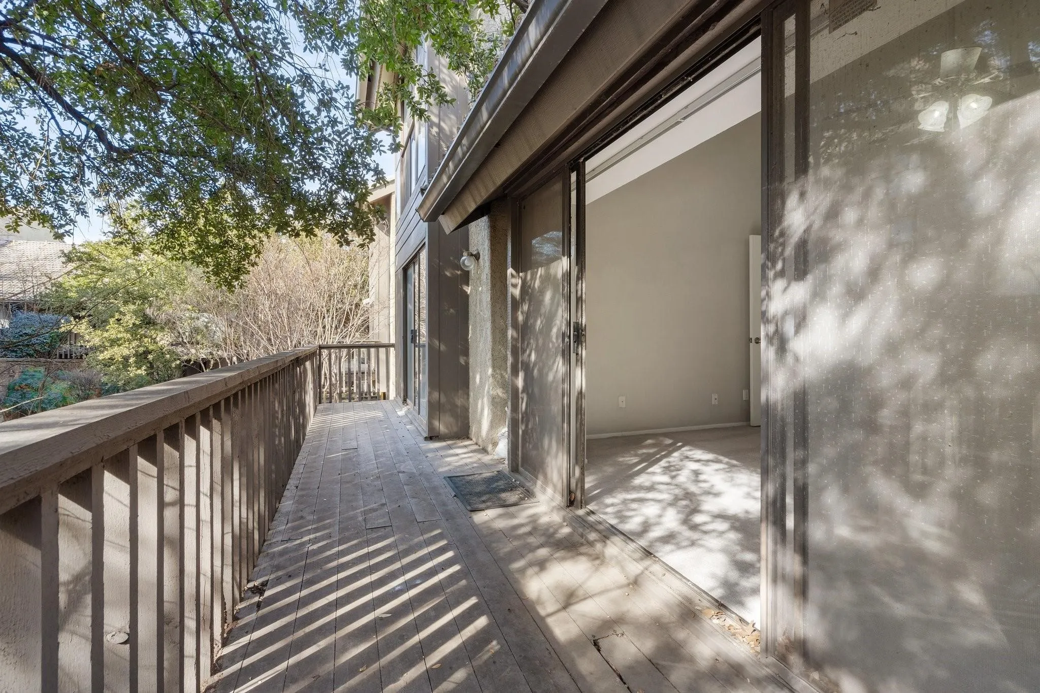 Condominium For Rent in Dallas County , 4533 N O Connor Road 2208, Irving, Texas 75062, 3 Bedroom, 3 Bathroom, Garage spaces, 1,438 Sqft, built in 1975, mls#21268370, Real Estate Agent in Irving, Homes For Rent in Dallas county, Homes For Rent in Irving, Realtor in Irving Texas, Real Estate Brokerage Independent Realty Texas, Luminita Cordes Realtor