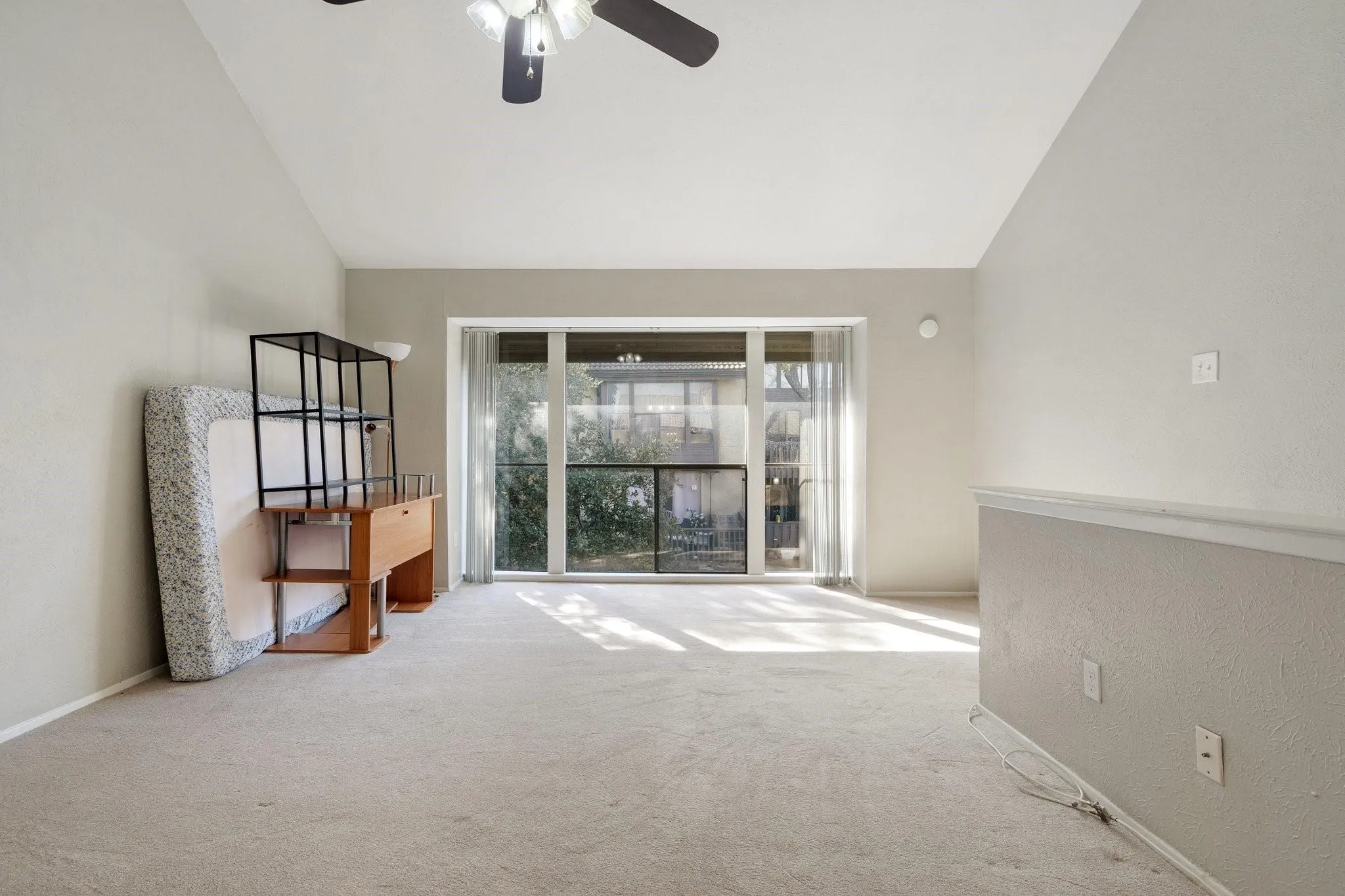 Condominium For Rent in Dallas County , 4533 N O Connor Road 2208, Irving, Texas 75062, 3 Bedroom, 3 Bathroom, Garage spaces, 1,438 Sqft, built in 1975, mls#21268370, Real Estate Agent in Irving, Homes For Rent in Dallas county, Homes For Rent in Irving, Realtor in Irving Texas, Real Estate Brokerage Independent Realty Texas, Luminita Cordes Realtor
