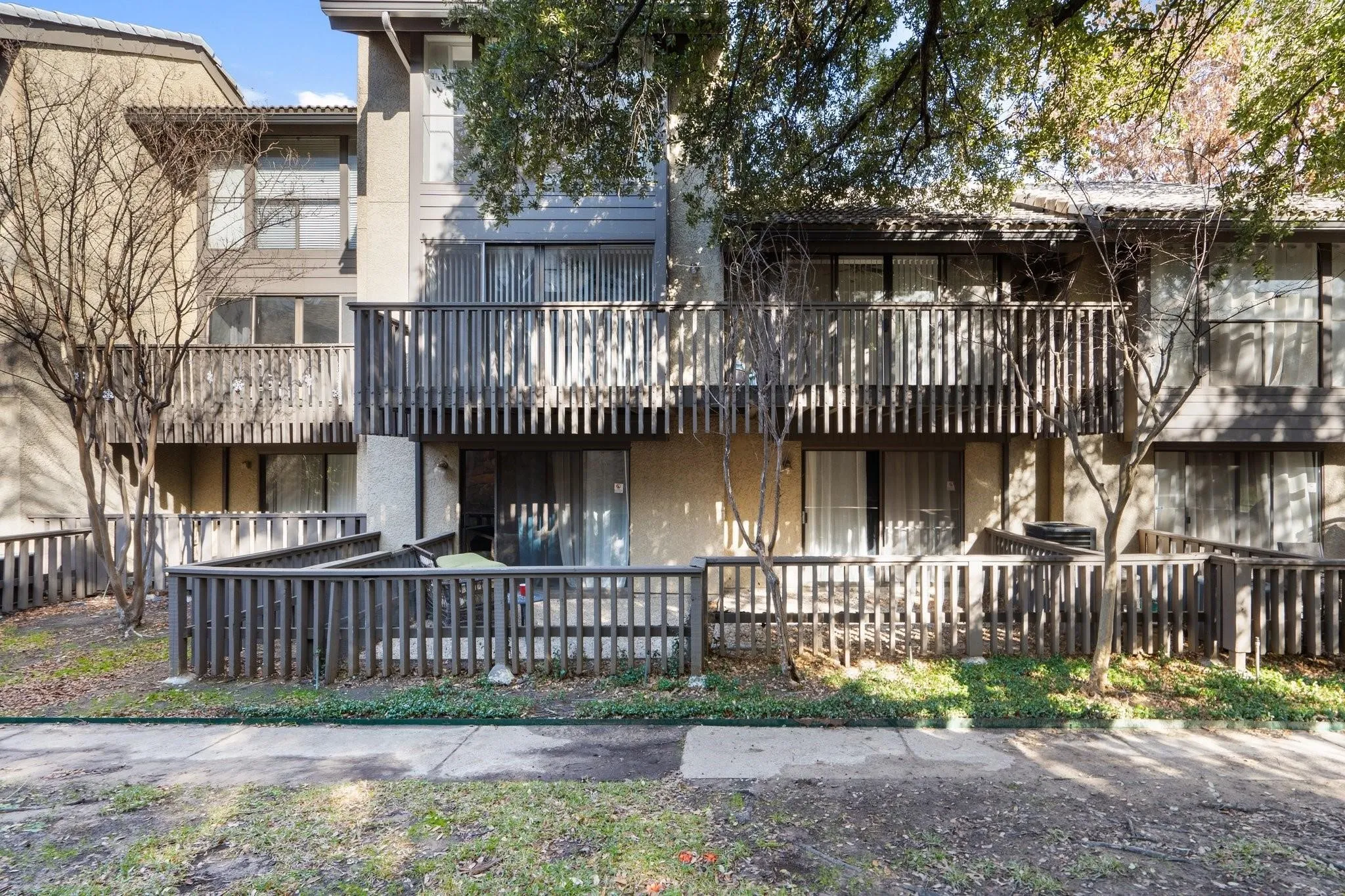 Condominium For Rent in Dallas County , 4533 N O Connor Road 2208, Irving, Texas 75062, 3 Bedroom, 3 Bathroom, Garage spaces, 1,438 Sqft, built in 1975, mls#21268370, Real Estate Agent in Irving, Homes For Rent in Dallas county, Homes For Rent in Irving, Realtor in Irving Texas, Real Estate Brokerage Independent Realty Texas, Luminita Cordes Realtor