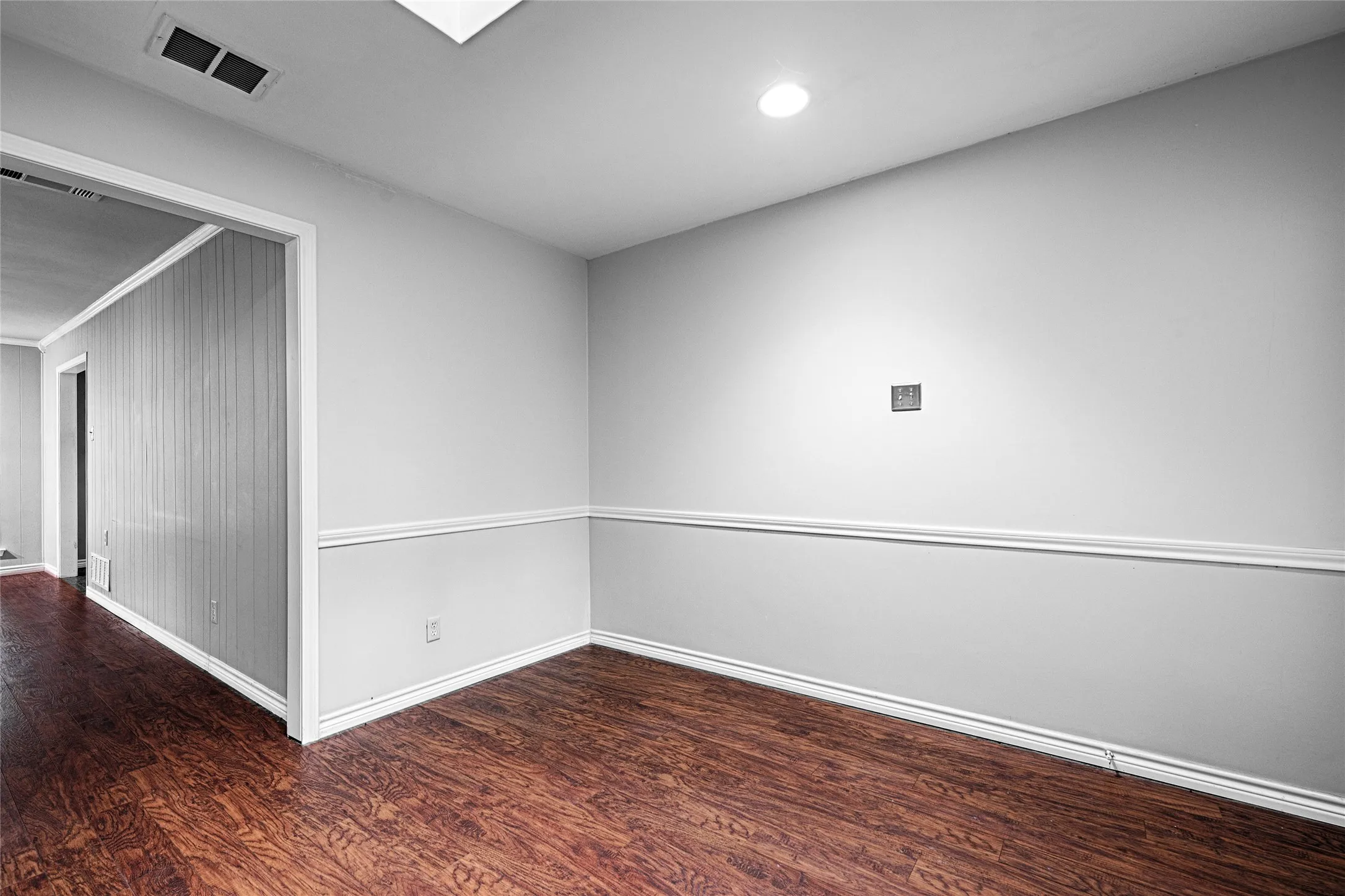 Single Family Residence For Sale in Dallas County , 614 Brookfield Drive, Garland, Texas 75040, 4 Bedroom, 3 Bathroom, 2 Garage spaces, 2,188 Sqft, built in 1974, mls#21269037, Real Estate Agent in Garland, Homes For Sale in Dallas county, Homes For Sale in Garland, Realtor in Garland Texas, Real Estate Brokerage Independent Realty Texas, Luminita Cordes Realtor