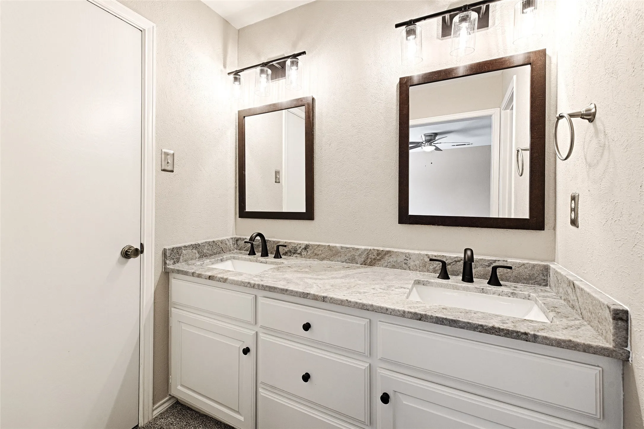 Single Family Residence For Sale in Dallas County , 614 Brookfield Drive, Garland, Texas 75040, 4 Bedroom, 3 Bathroom, 2 Garage spaces, 2,188 Sqft, built in 1974, mls#21269037, Real Estate Agent in Garland, Homes For Sale in Dallas county, Homes For Sale in Garland, Realtor in Garland Texas, Real Estate Brokerage Independent Realty Texas, Luminita Cordes Realtor