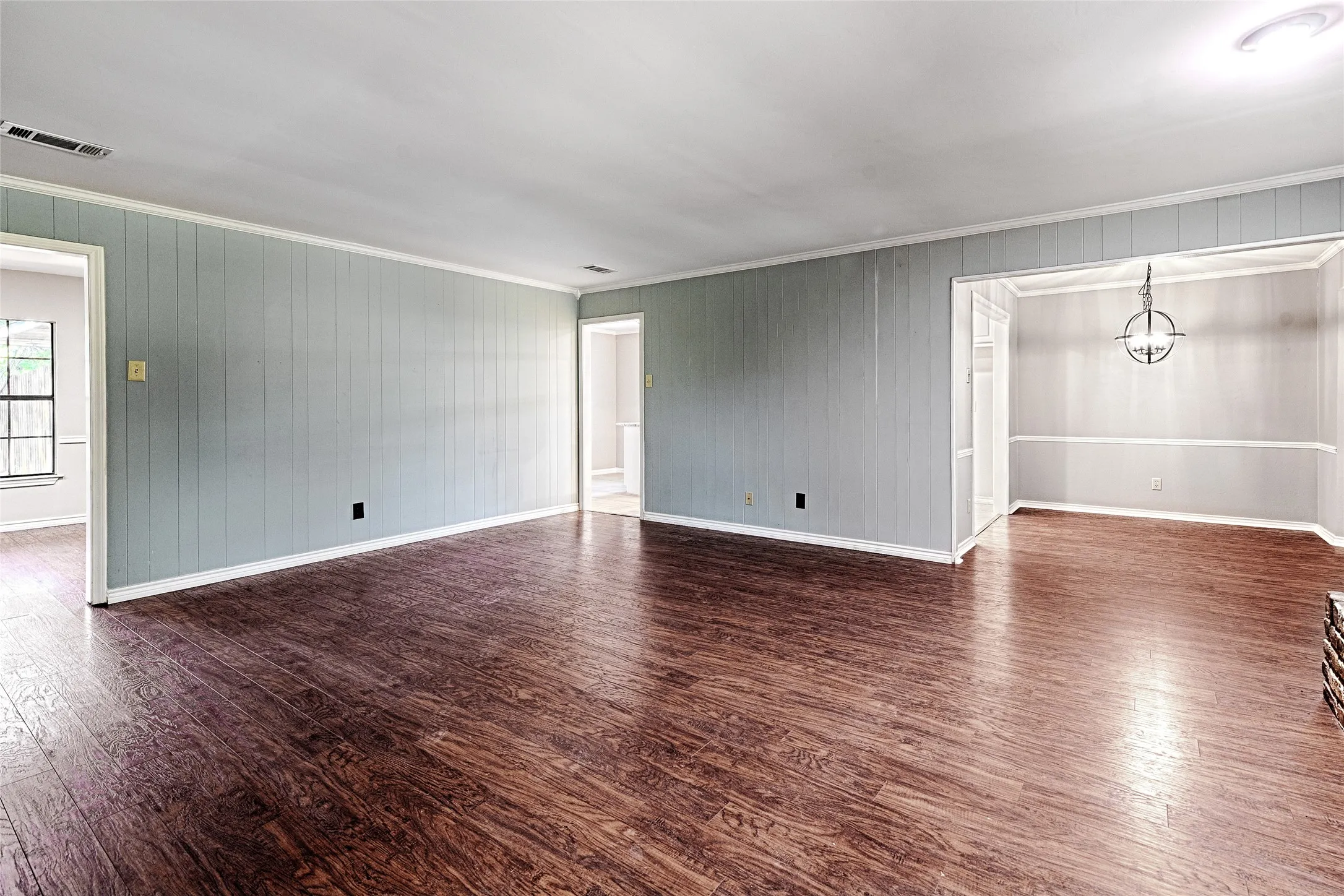 Single Family Residence For Sale in Dallas County , 614 Brookfield Drive, Garland, Texas 75040, 4 Bedroom, 3 Bathroom, 2 Garage spaces, 2,188 Sqft, built in 1974, mls#21269037, Real Estate Agent in Garland, Homes For Sale in Dallas county, Homes For Sale in Garland, Realtor in Garland Texas, Real Estate Brokerage Independent Realty Texas, Luminita Cordes Realtor