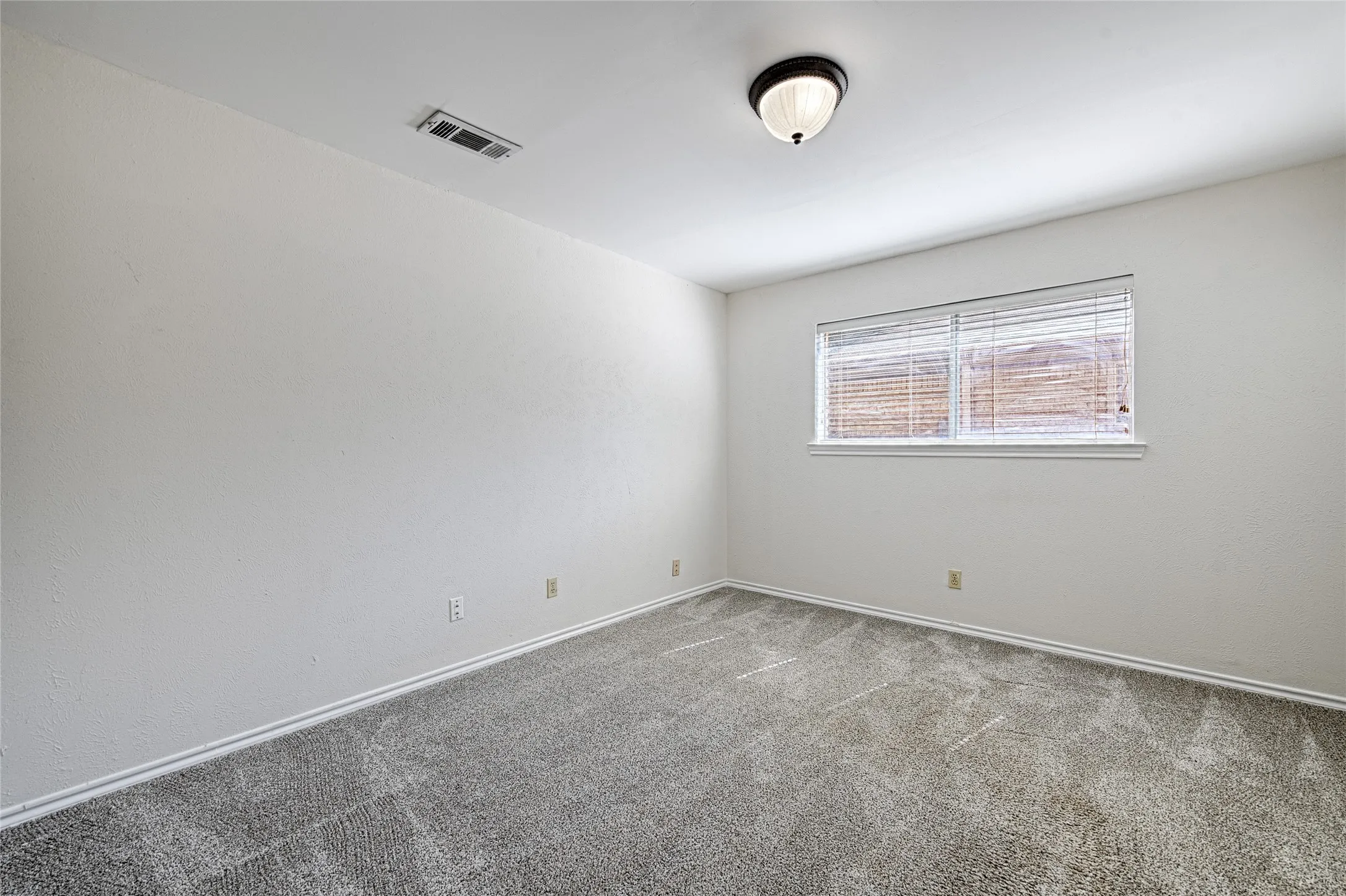 Single Family Residence For Sale in Dallas County , 614 Brookfield Drive, Garland, Texas 75040, 4 Bedroom, 3 Bathroom, 2 Garage spaces, 2,188 Sqft, built in 1974, mls#21269037, Real Estate Agent in Garland, Homes For Sale in Dallas county, Homes For Sale in Garland, Realtor in Garland Texas, Real Estate Brokerage Independent Realty Texas, Luminita Cordes Realtor
