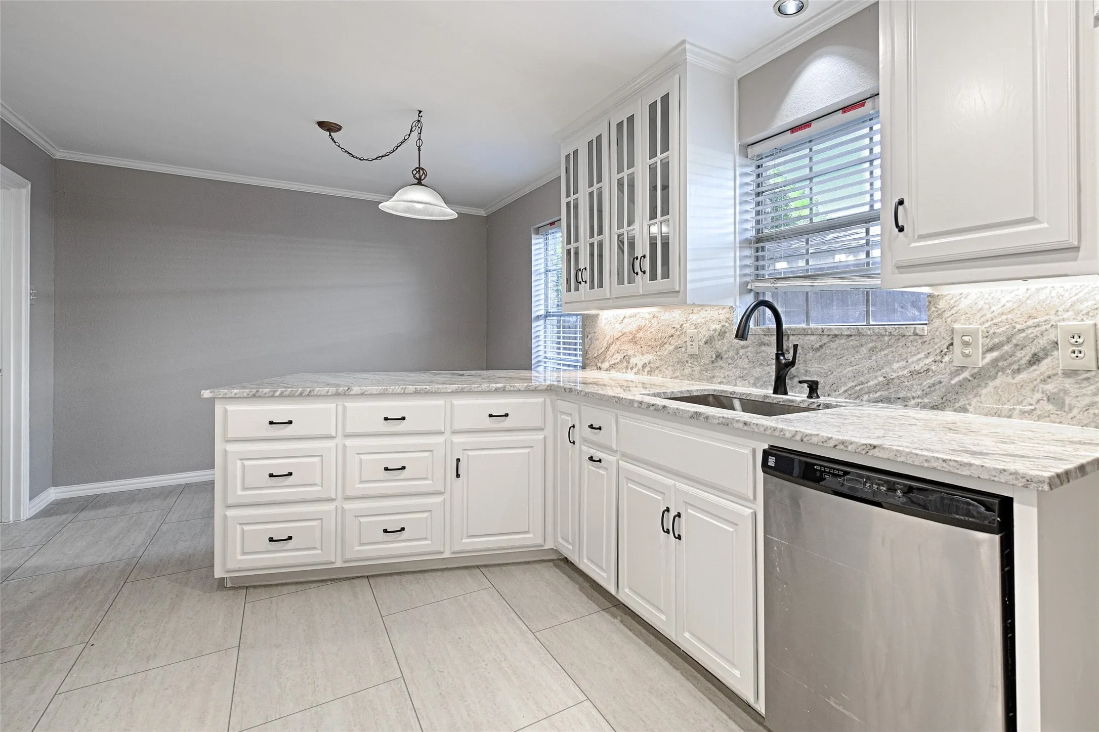 Single Family Residence For Sale in Dallas County , 614 Brookfield Drive, Garland, Texas 75040, 4 Bedroom, 3 Bathroom, 2 Garage spaces, 2,188 Sqft, built in 1974, mls#21269037, Real Estate Agent in Garland, Homes For Sale in Dallas county, Homes For Sale in Garland, Realtor in Garland Texas, Real Estate Brokerage Independent Realty Texas, Luminita Cordes Realtor