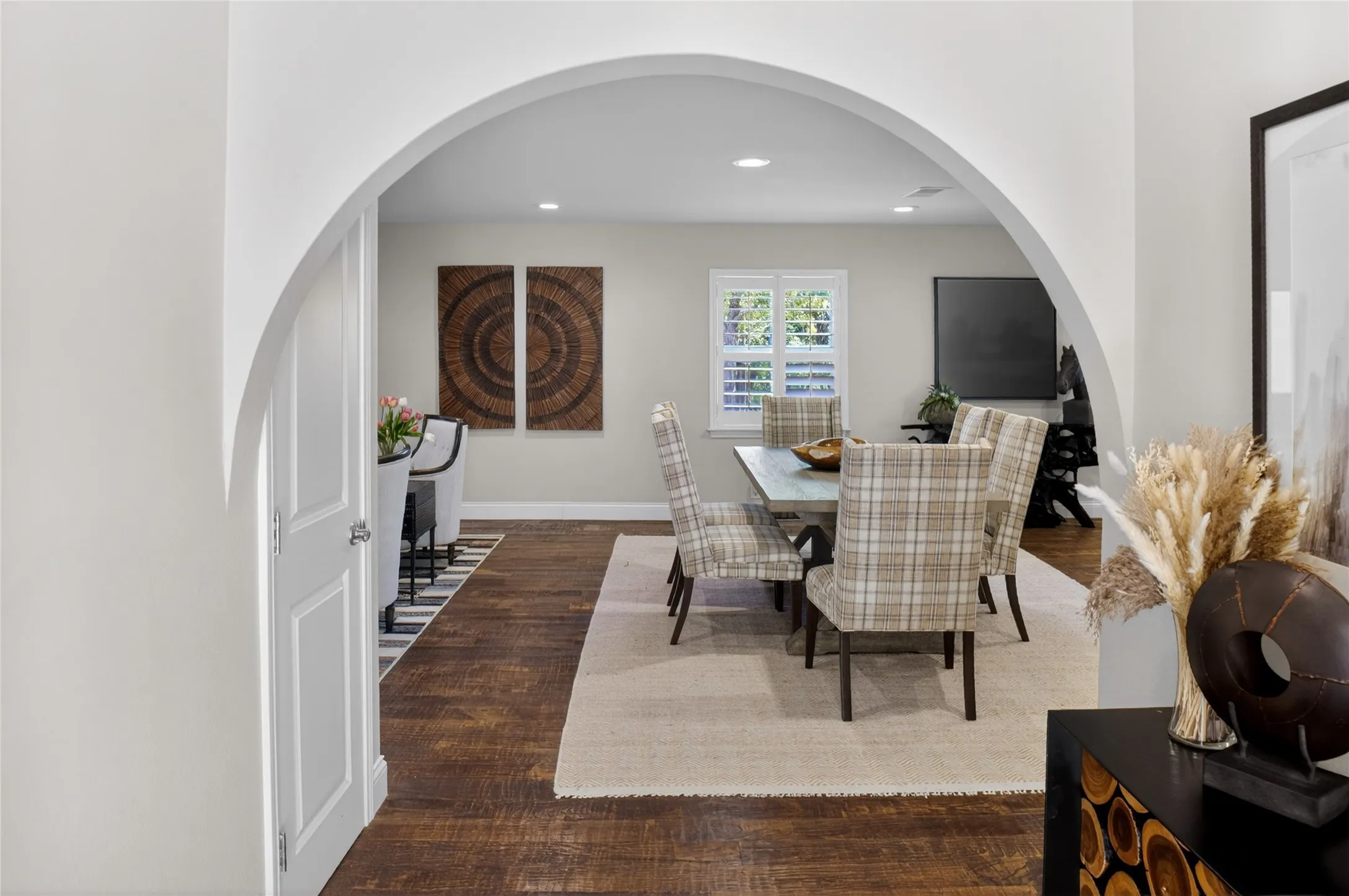 As you enter the foyer area you are greeted with an open floorplan leading you to the dining area
