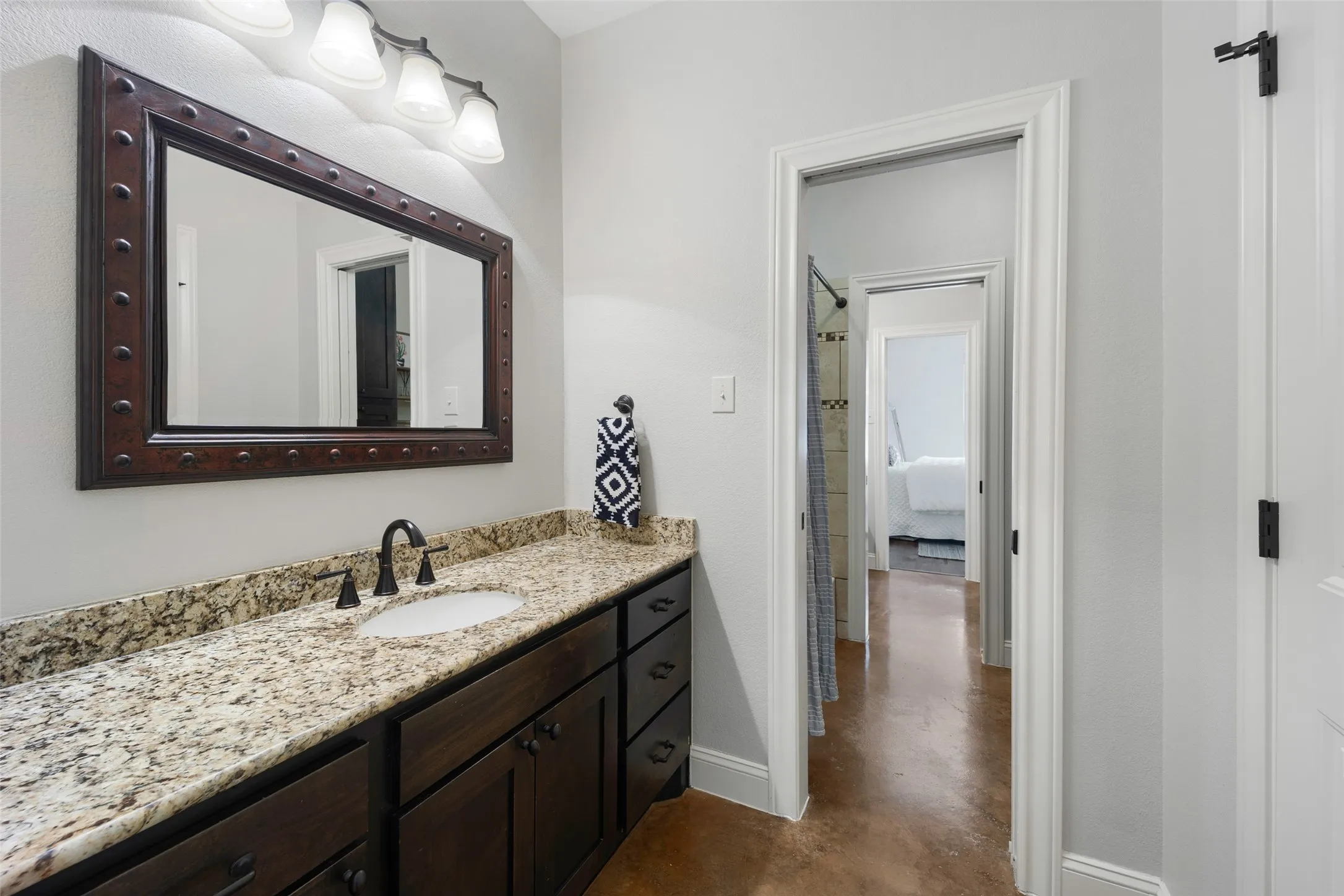 Single Family Residence For Sale in Kaufman County , 247 River Bend Trail, Combine, Texas 75159, 3 Bedroom, 3 Bathroom, 3 Garage spaces, 3,132 Sqft, built in 2014, mls#21266498, Real Estate Agent in Combine, Homes For Sale in Kaufman county, Homes For Sale in Combine, Realtor in Combine Texas, Real Estate Brokerage Independent Realty Texas, Luminita Cordes Realtor