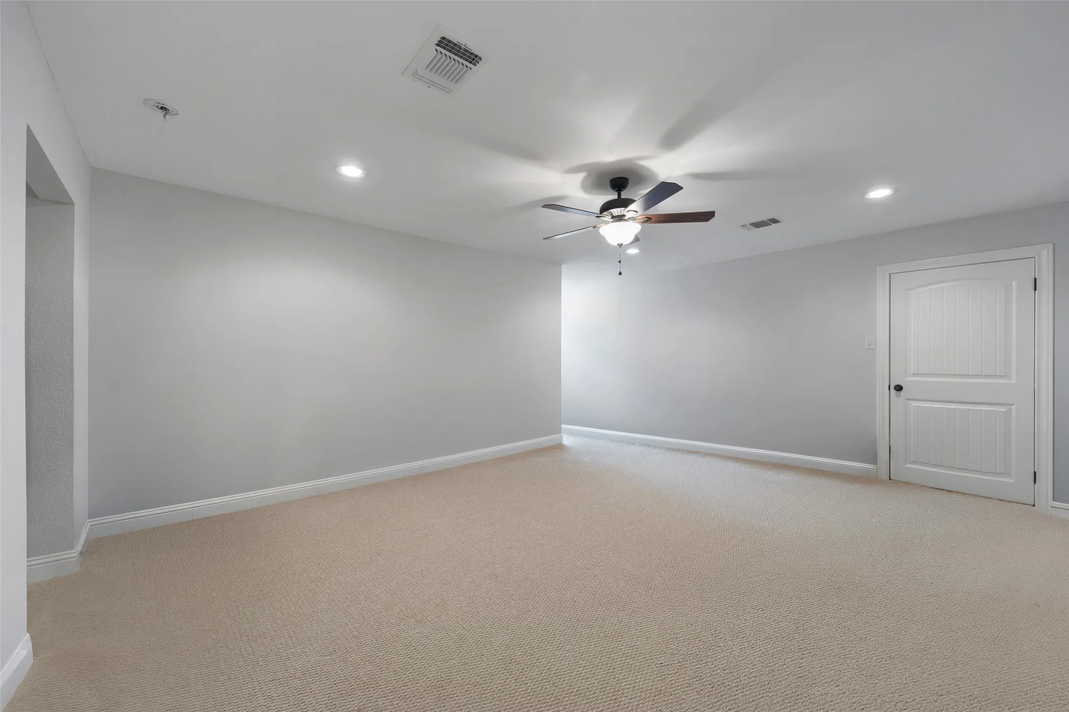 Single Family Residence For Sale in Kaufman County , 247 River Bend Trail, Combine, Texas 75159, 3 Bedroom, 3 Bathroom, 3 Garage spaces, 3,132 Sqft, built in 2014, mls#21266498, Real Estate Agent in Combine, Homes For Sale in Kaufman county, Homes For Sale in Combine, Realtor in Combine Texas, Real Estate Brokerage Independent Realty Texas, Luminita Cordes Realtor