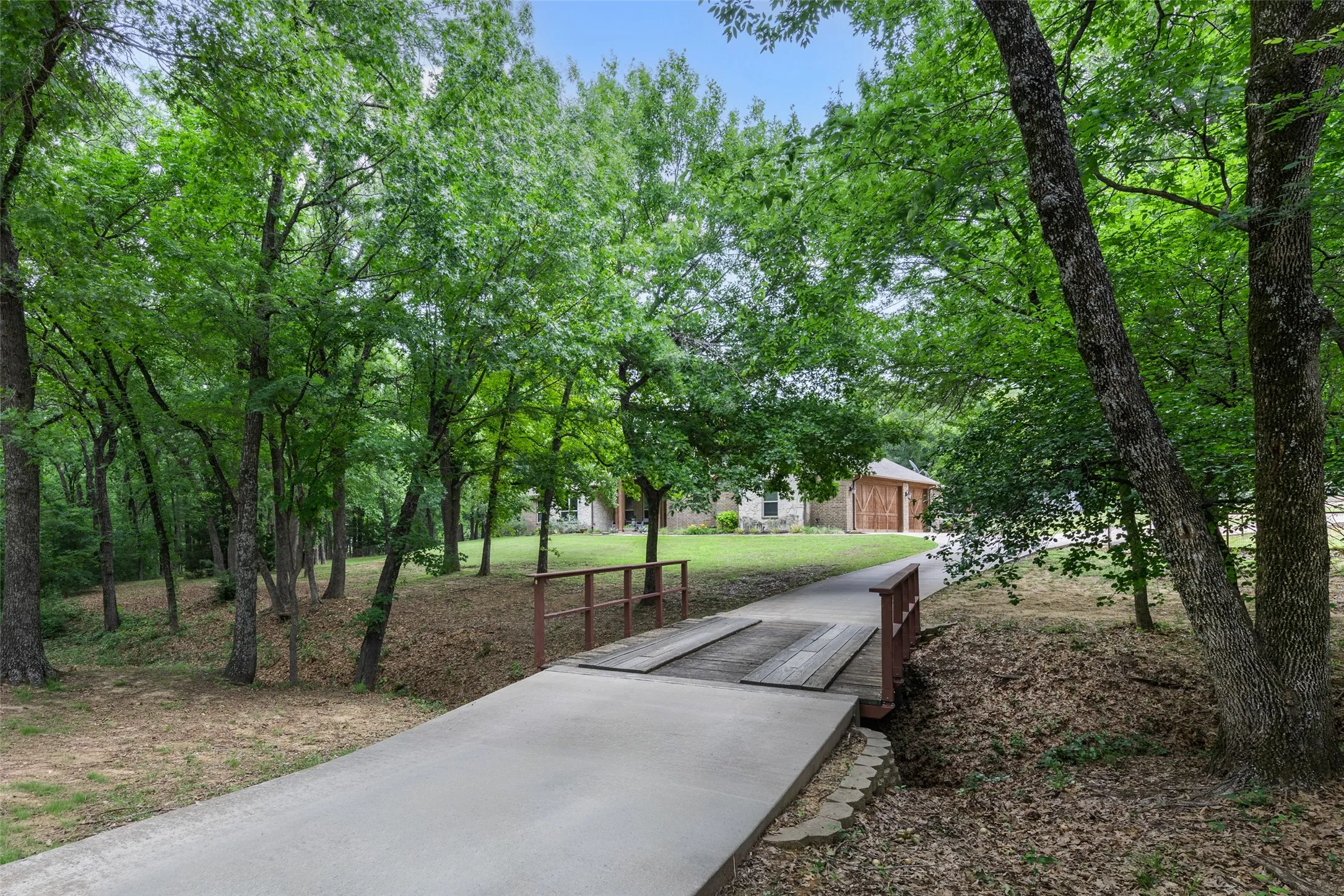 Single Family Residence For Sale in Kaufman County , 247 River Bend Trail, Combine, Texas 75159, 3 Bedroom, 3 Bathroom, 3 Garage spaces, 3,132 Sqft, built in 2014, mls#21266498, Real Estate Agent in Combine, Homes For Sale in Kaufman county, Homes For Sale in Combine, Realtor in Combine Texas, Real Estate Brokerage Independent Realty Texas, Luminita Cordes Realtor