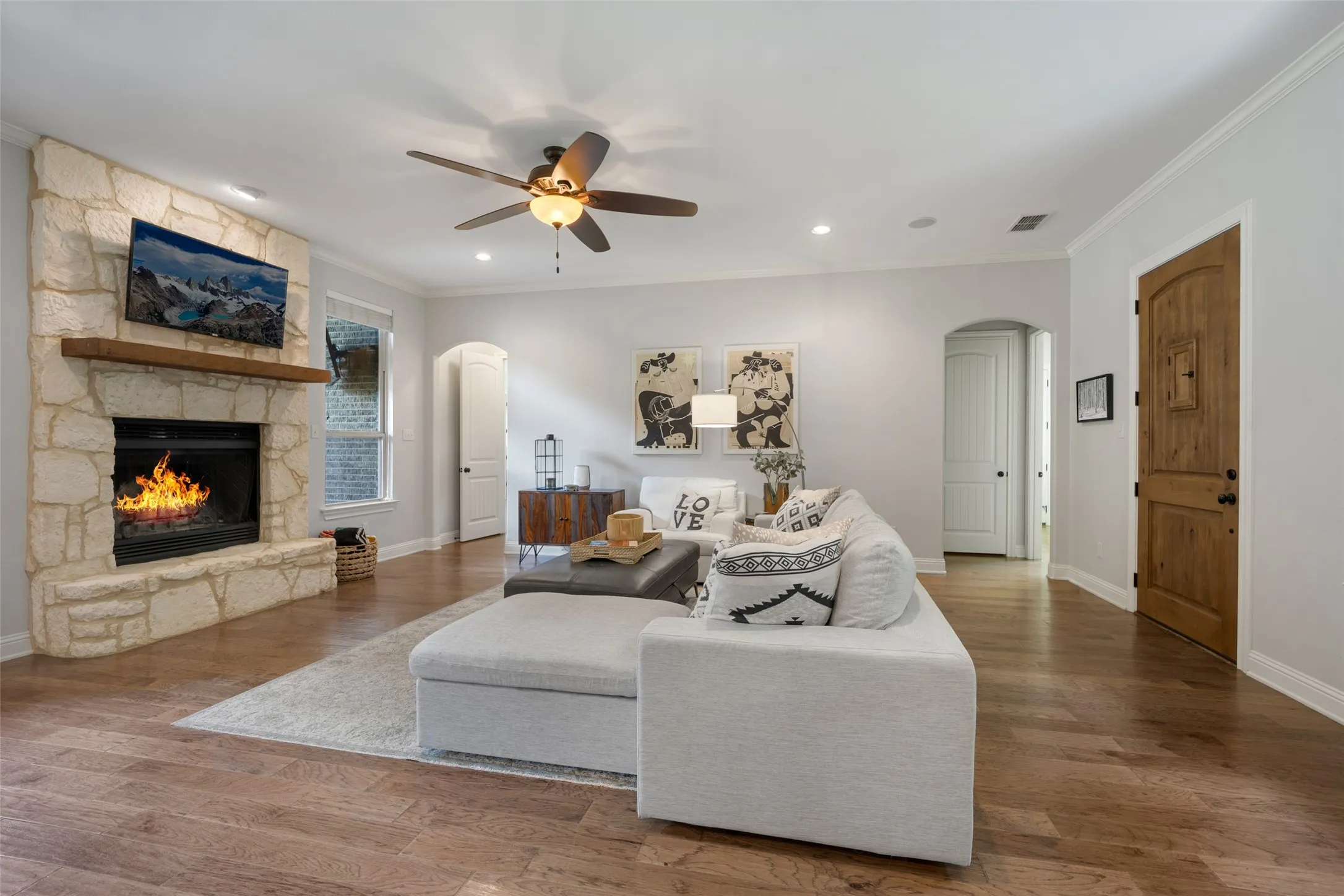 Single Family Residence For Sale in Kaufman County , 247 River Bend Trail, Combine, Texas 75159, 3 Bedroom, 3 Bathroom, 3 Garage spaces, 3,132 Sqft, built in 2014, mls#21266498, Real Estate Agent in Combine, Homes For Sale in Kaufman county, Homes For Sale in Combine, Realtor in Combine Texas, Real Estate Brokerage Independent Realty Texas, Luminita Cordes Realtor