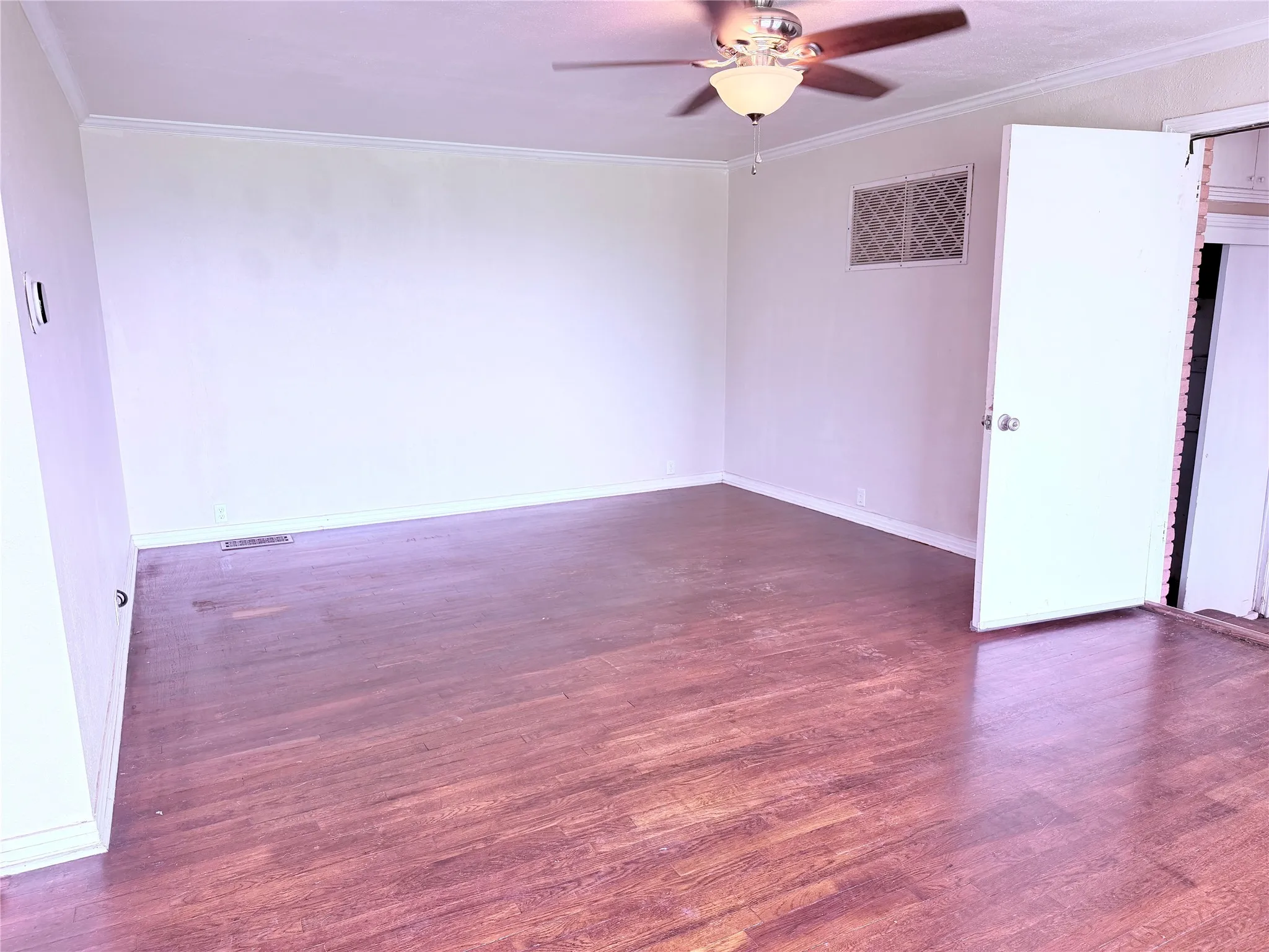 Single Family Residence For Sale in Hardeman County , 1807 Crowell Highway, Quanah, Texas 79252, 3 Bedrooms, 2 Bathrooms, 1 Garage spaces, 2,048 Sqft, built in 1958, Price $215,000, mls#21268505, Real Estate Agent in Quanah, Homes For Sale in Hardeman county, Homes For Sale in Quanah, Realtor in Quanah Texas, Real Estate Brokerage Independent Realty Texas, Luminita Cordes Realtor