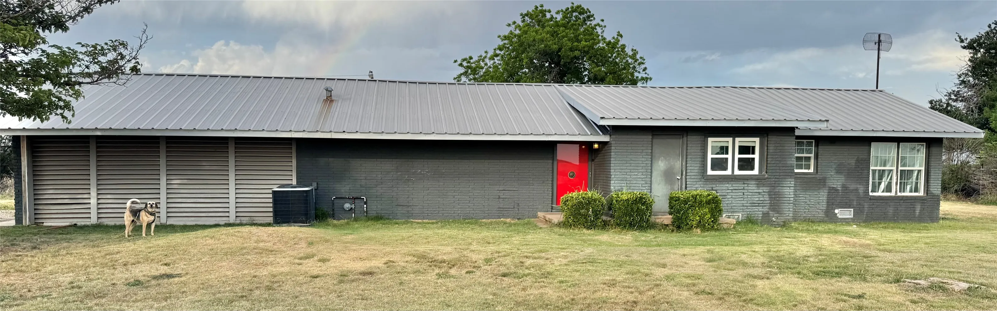 Single Family Residence For Sale in Hardeman County , 1807 Crowell Highway, Quanah, Texas 79252, 3 Bedrooms, 2 Bathrooms, 1 Garage spaces, 2,048 Sqft, built in 1958, Price $215,000, mls#21268505, Real Estate Agent in Quanah, Homes For Sale in Hardeman county, Homes For Sale in Quanah, Realtor in Quanah Texas, Real Estate Brokerage Independent Realty Texas, Luminita Cordes Realtor