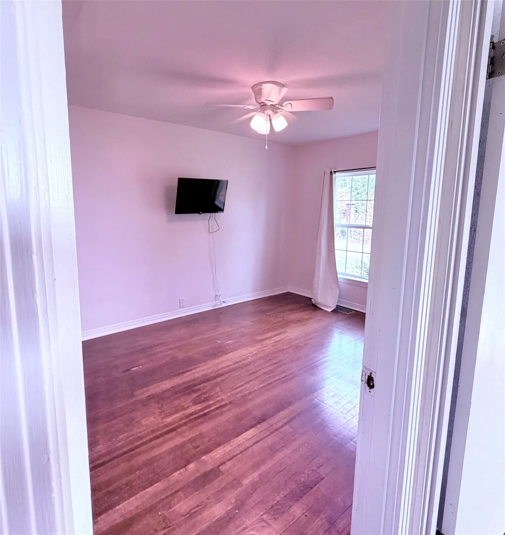 Single Family Residence For Sale in Hardeman County , 1807 Crowell Highway, Quanah, Texas 79252, 3 Bedrooms, 2 Bathrooms, 1 Garage spaces, 2,048 Sqft, built in 1958, Price $215,000, mls#21268505, Real Estate Agent in Quanah, Homes For Sale in Hardeman county, Homes For Sale in Quanah, Realtor in Quanah Texas, Real Estate Brokerage Independent Realty Texas, Luminita Cordes Realtor
