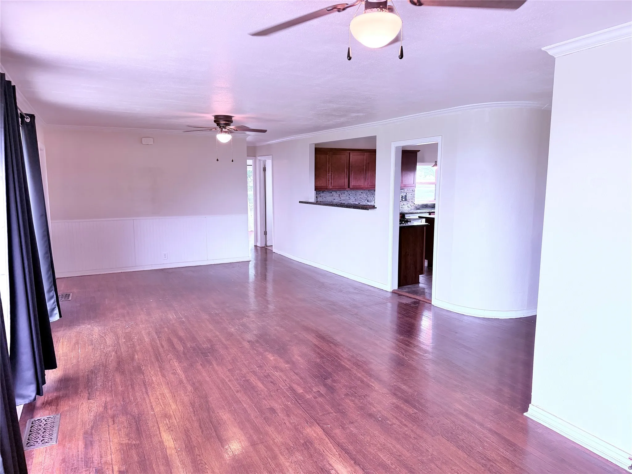 Single Family Residence For Sale in Hardeman County , 1807 Crowell Highway, Quanah, Texas 79252, 3 Bedrooms, 2 Bathrooms, 1 Garage spaces, 2,048 Sqft, built in 1958, Price $215,000, mls#21268505, Real Estate Agent in Quanah, Homes For Sale in Hardeman county, Homes For Sale in Quanah, Realtor in Quanah Texas, Real Estate Brokerage Independent Realty Texas, Luminita Cordes Realtor