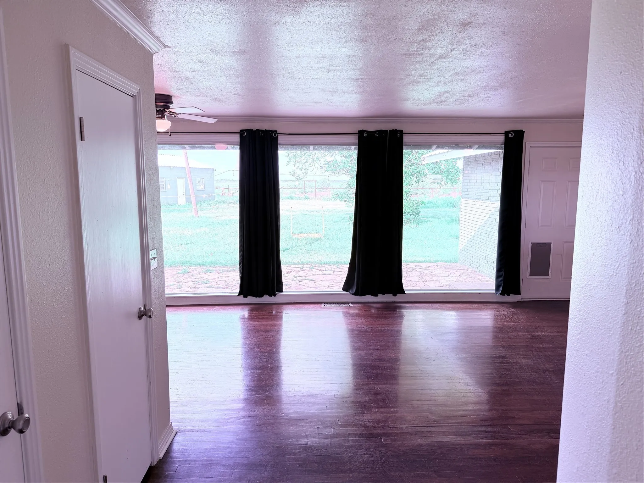 Single Family Residence For Sale in Hardeman County , 1807 Crowell Highway, Quanah, Texas 79252, 3 Bedrooms, 2 Bathrooms, 1 Garage spaces, 2,048 Sqft, built in 1958, Price $215,000, mls#21268505, Real Estate Agent in Quanah, Homes For Sale in Hardeman county, Homes For Sale in Quanah, Realtor in Quanah Texas, Real Estate Brokerage Independent Realty Texas, Luminita Cordes Realtor