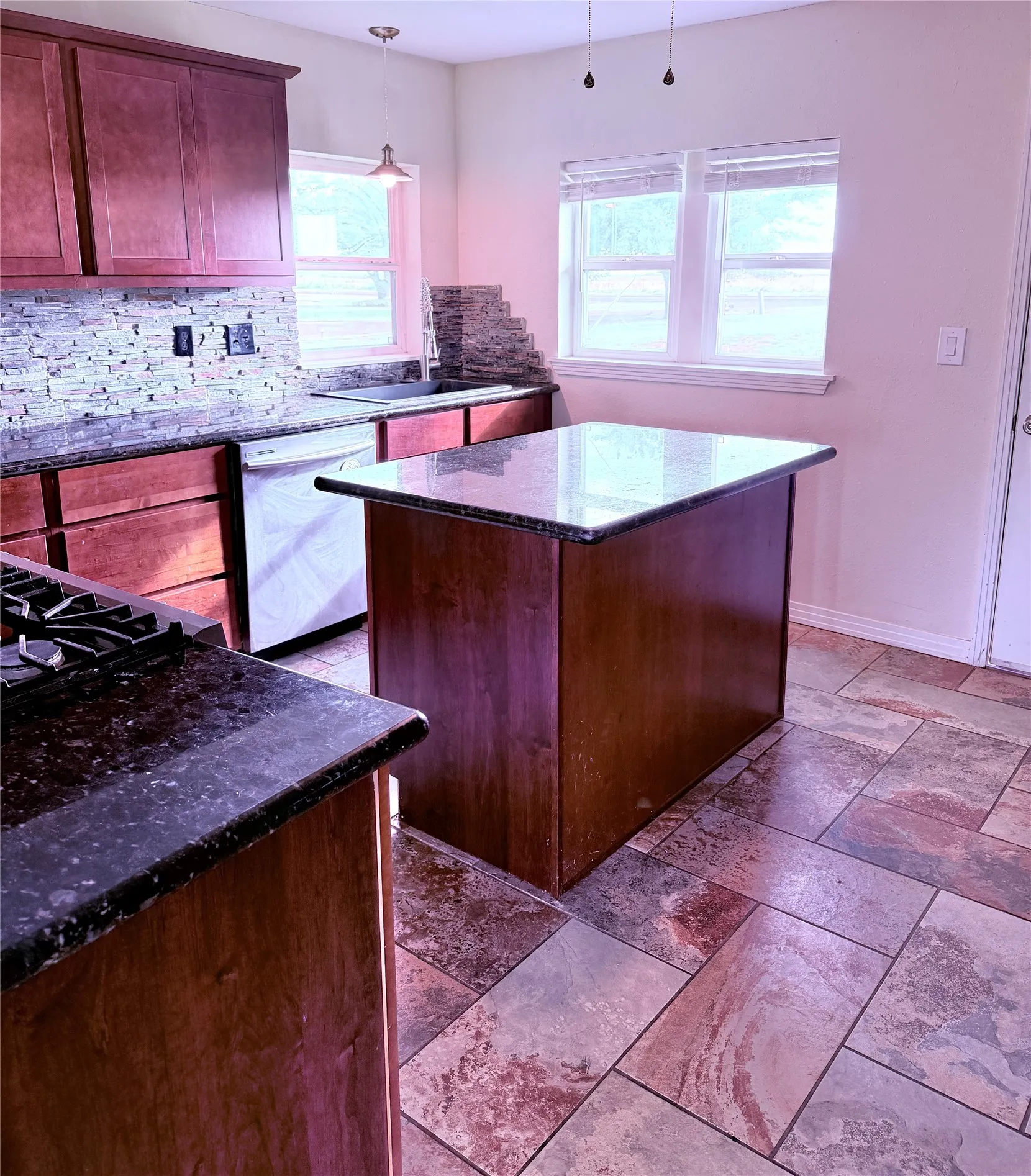 Single Family Residence For Sale in Hardeman County , 1807 Crowell Highway, Quanah, Texas 79252, 3 Bedrooms, 2 Bathrooms, 1 Garage spaces, 2,048 Sqft, built in 1958, Price $215,000, mls#21268505, Real Estate Agent in Quanah, Homes For Sale in Hardeman county, Homes For Sale in Quanah, Realtor in Quanah Texas, Real Estate Brokerage Independent Realty Texas, Luminita Cordes Realtor