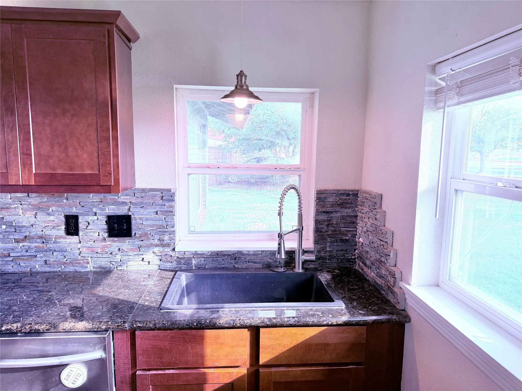 Single Family Residence For Sale in Hardeman County , 1807 Crowell Highway, Quanah, Texas 79252, 3 Bedrooms, 2 Bathrooms, 1 Garage spaces, 2,048 Sqft, built in 1958, Price $215,000, mls#21268505, Real Estate Agent in Quanah, Homes For Sale in Hardeman county, Homes For Sale in Quanah, Realtor in Quanah Texas, Real Estate Brokerage Independent Realty Texas, Luminita Cordes Realtor