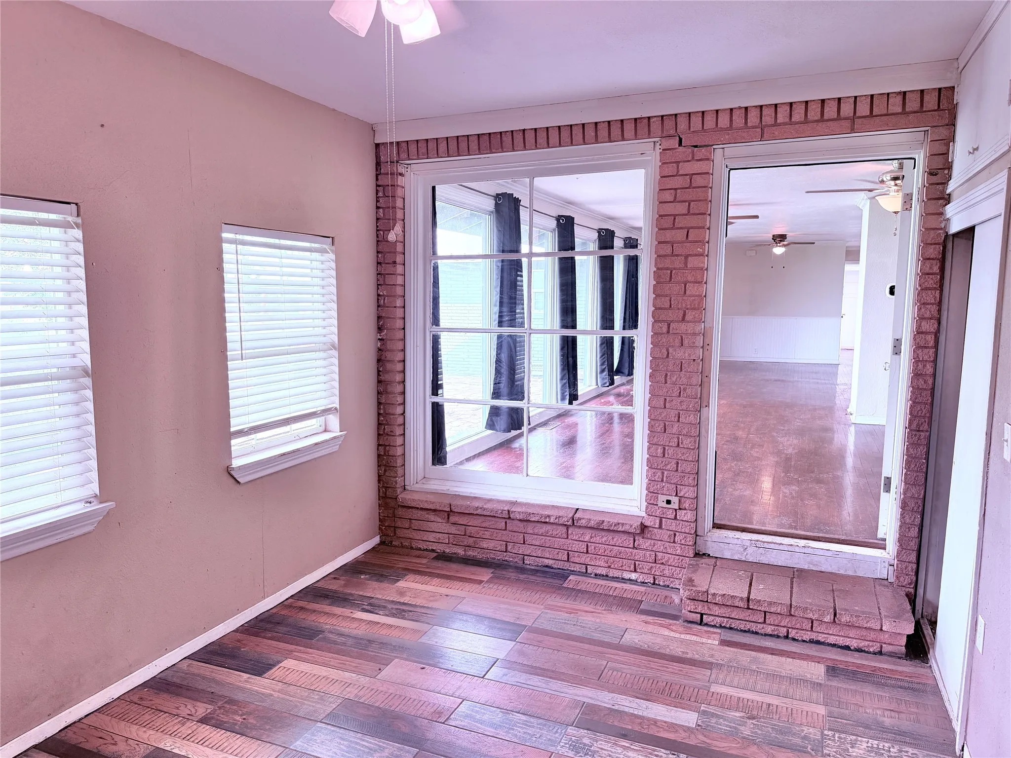 Single Family Residence For Sale in Hardeman County , 1807 Crowell Highway, Quanah, Texas 79252, 3 Bedrooms, 2 Bathrooms, 1 Garage spaces, 2,048 Sqft, built in 1958, Price $215,000, mls#21268505, Real Estate Agent in Quanah, Homes For Sale in Hardeman county, Homes For Sale in Quanah, Realtor in Quanah Texas, Real Estate Brokerage Independent Realty Texas, Luminita Cordes Realtor