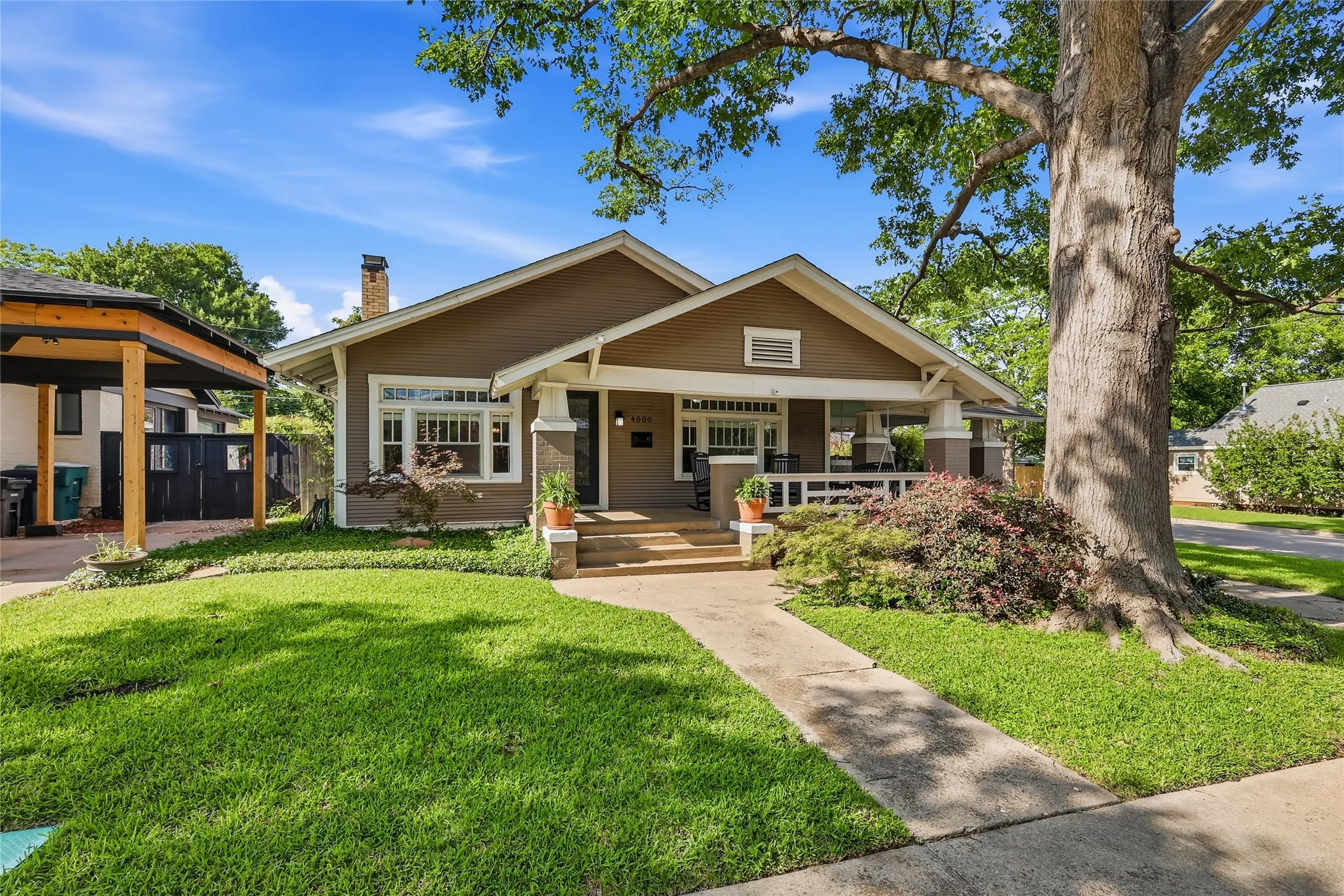 Single Family Residence For Sale in Tarrant County , 4000 Linden Avenue, Fort Worth, Texas 76107, 3 Bedroom, 2 Bathroom, 2 Garage spaces, 1,641 Sqft, built in 1923, mls#21263507, Real Estate Agent in Fort Worth, Homes For Sale in Tarrant county, Homes For Sale in Fort Worth, Realtor in Fort Worth Texas, Real Estate Brokerage Independent Realty Texas, Luminita Cordes Realtor