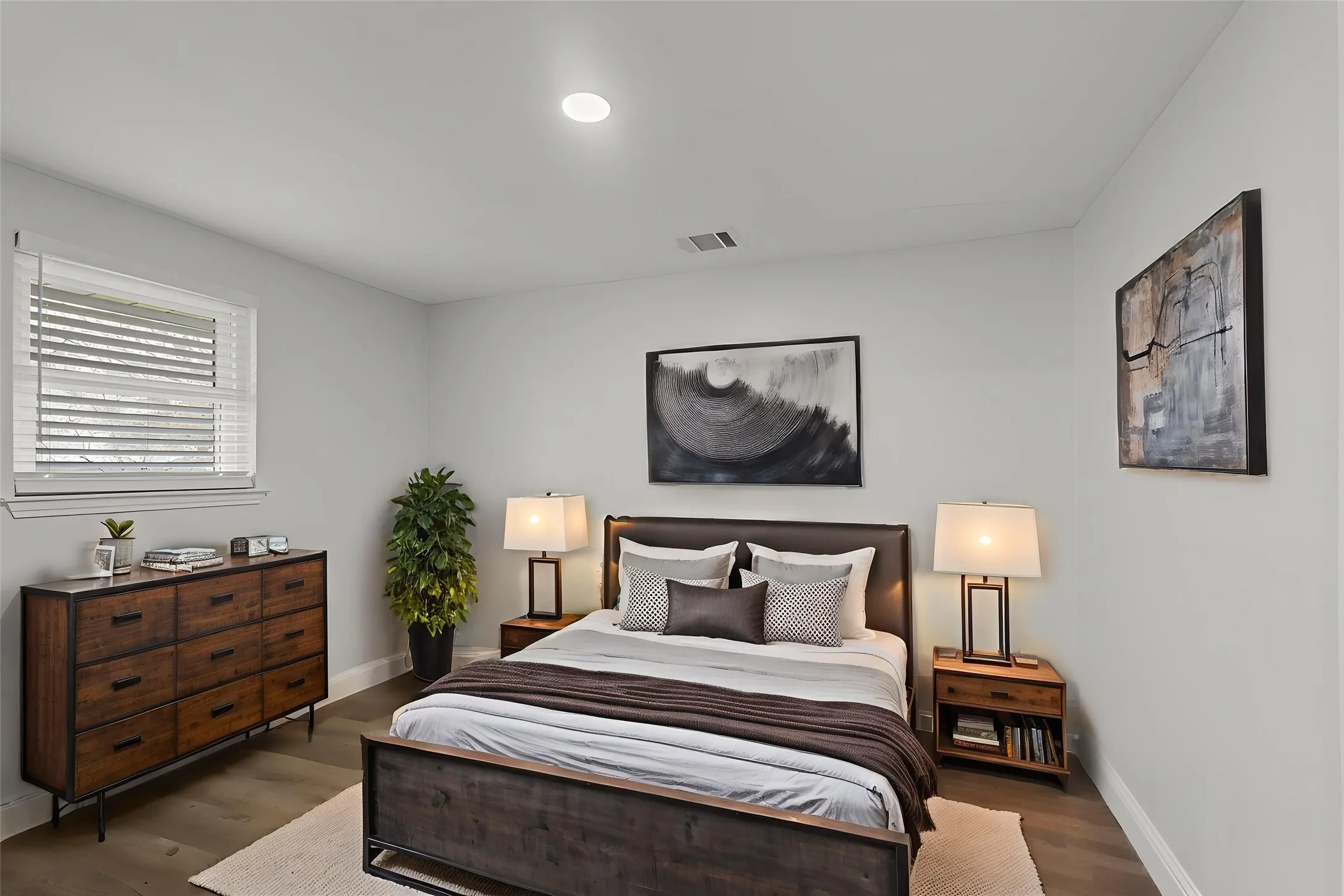 Single Family Residence For Sale in Henderson County , 16030 Saint Paul Drive, Caney City, Texas 75148, 3 Bedroom, 2 Bathroom, Garage spaces, 2,384 Sqft, built in 1982, mls#21267586, Real Estate Agent in Caney City, Homes For Sale in Henderson county, Homes For Sale in Caney City, Realtor in Caney City Texas, Real Estate Brokerage Independent Realty Texas, Luminita Cordes Realtor