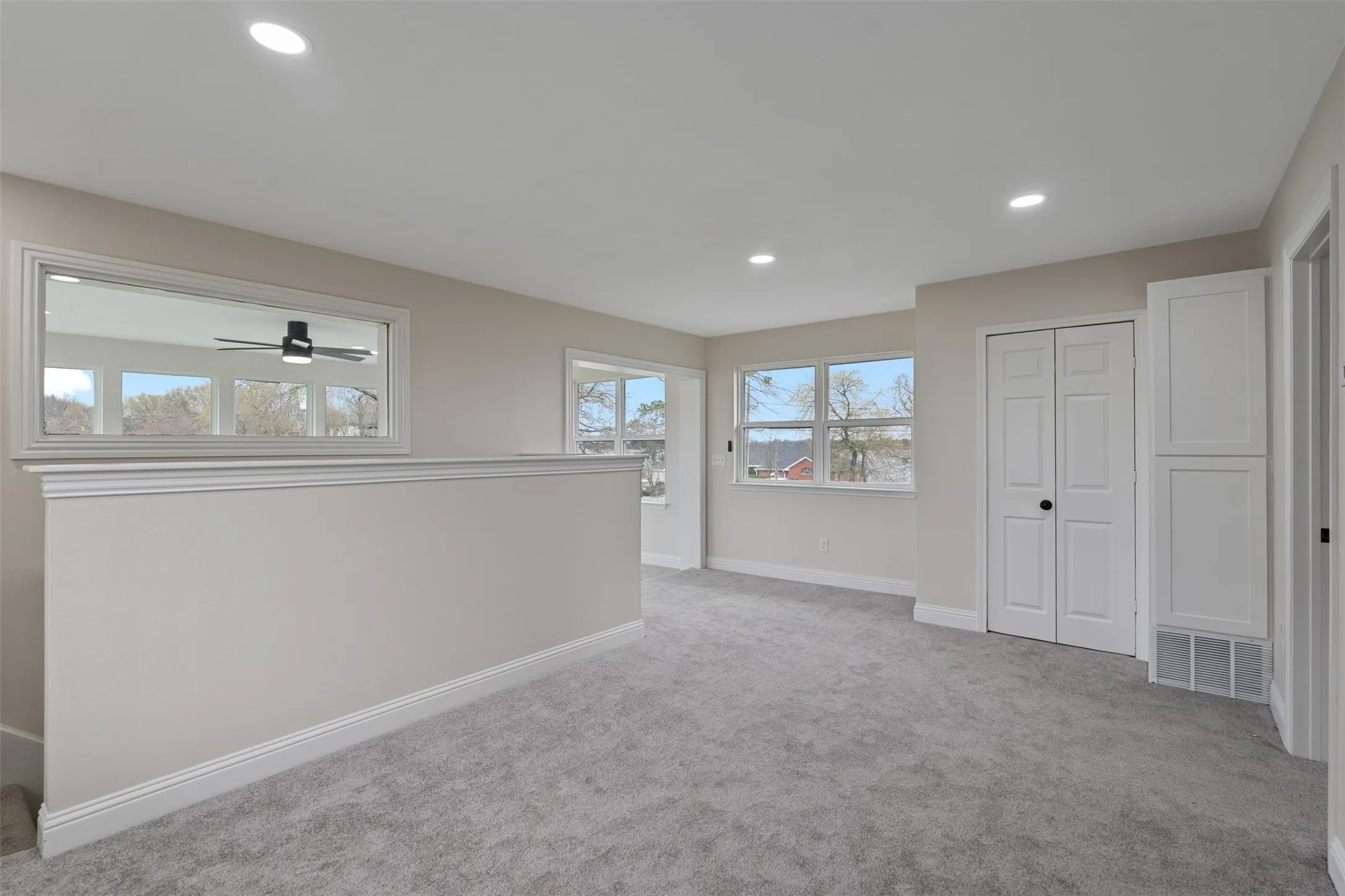 Versatile second-level space ready for your needs