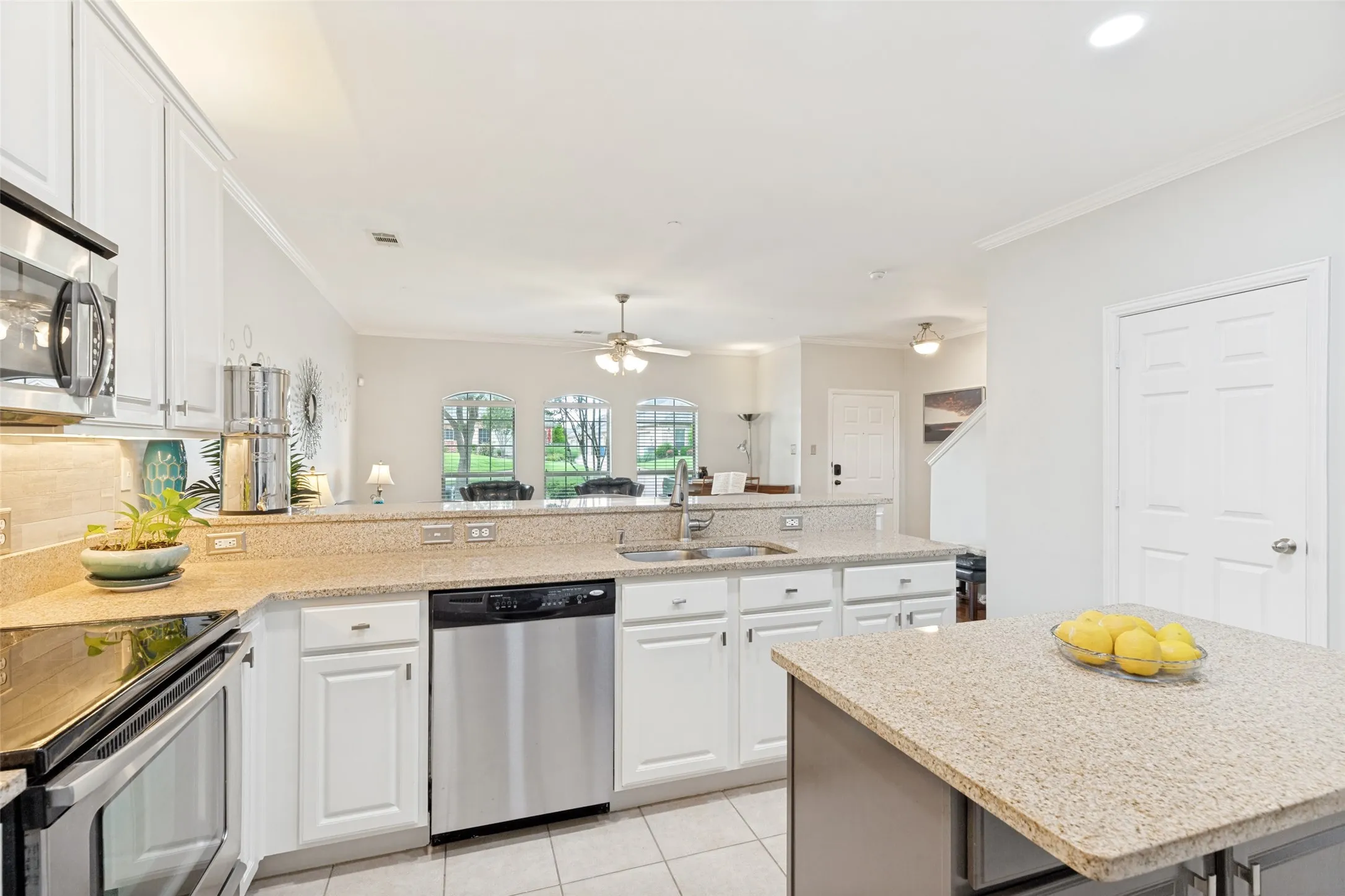 Townhouse For Sale in Collin County , 5802 Antique Rose Trail, Fairview, Texas 75069, 2 Bedroom, 2 Bathroom, 2 Garage spaces, 1,255 Sqft, built in 2007, mls#21268252, Real Estate Agent in Fairview, Homes For Sale in Collin county, Homes For Sale in Fairview, Realtor in Fairview Texas, Real Estate Brokerage Independent Realty Texas, Luminita Cordes Realtor