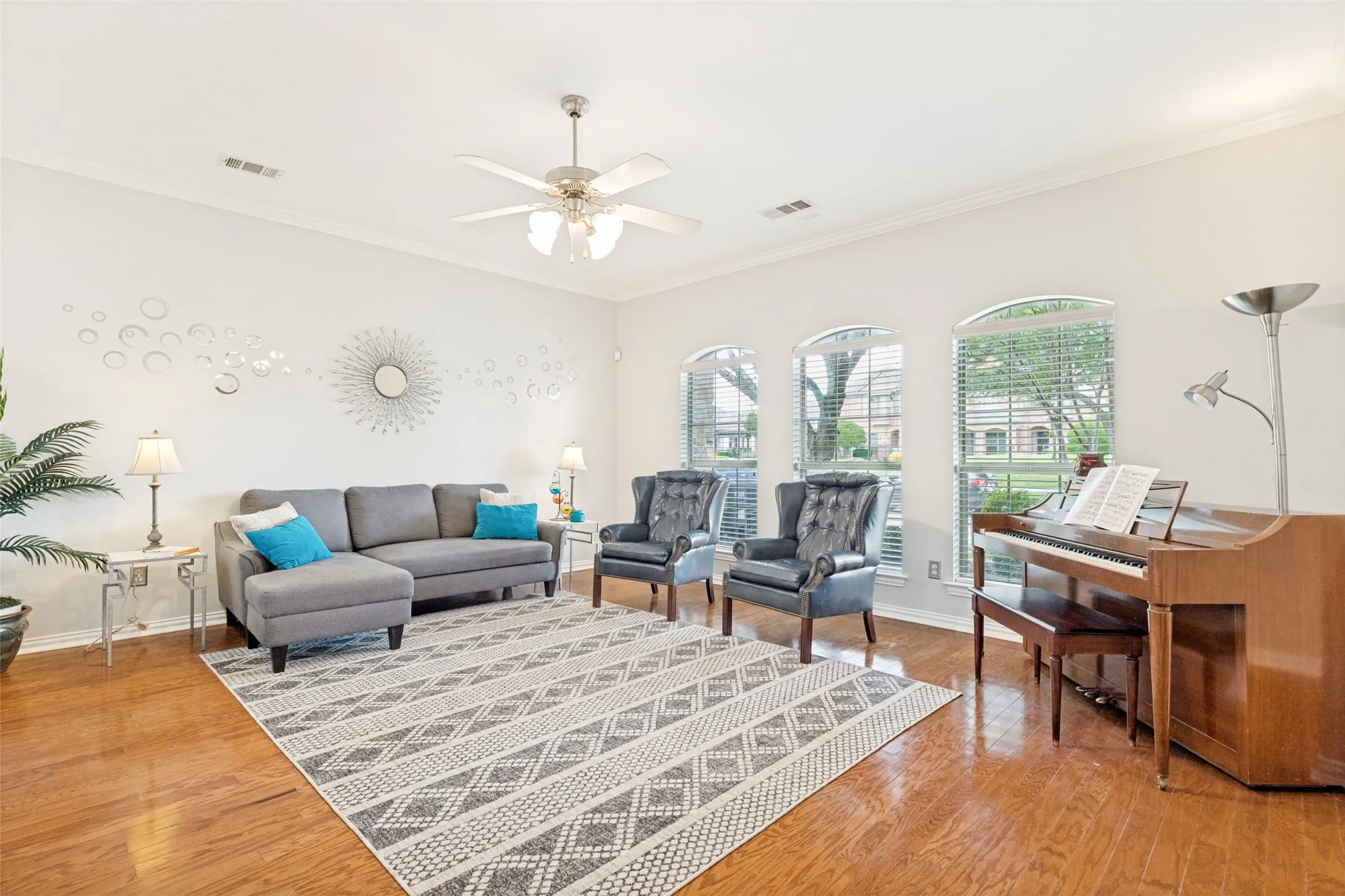 Townhouse For Sale in Collin County , 5802 Antique Rose Trail, Fairview, Texas 75069, 2 Bedroom, 2 Bathroom, 2 Garage spaces, 1,255 Sqft, built in 2007, mls#21268252, Real Estate Agent in Fairview, Homes For Sale in Collin county, Homes For Sale in Fairview, Realtor in Fairview Texas, Real Estate Brokerage Independent Realty Texas, Luminita Cordes Realtor