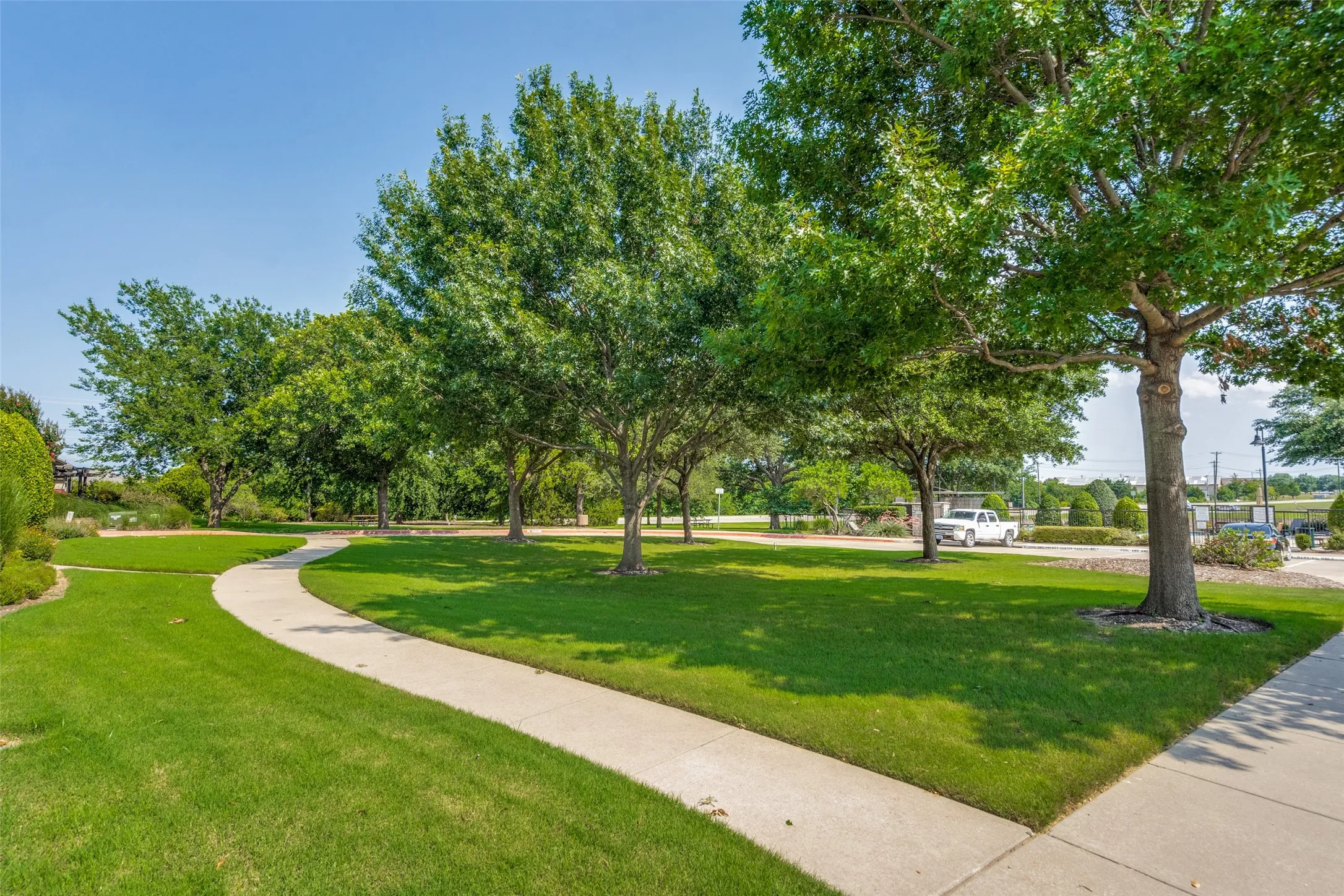 Townhouse For Sale in Collin County , 5802 Antique Rose Trail, Fairview, Texas 75069, 2 Bedroom, 2 Bathroom, 2 Garage spaces, 1,255 Sqft, built in 2007, mls#21268252, Real Estate Agent in Fairview, Homes For Sale in Collin county, Homes For Sale in Fairview, Realtor in Fairview Texas, Real Estate Brokerage Independent Realty Texas, Luminita Cordes Realtor