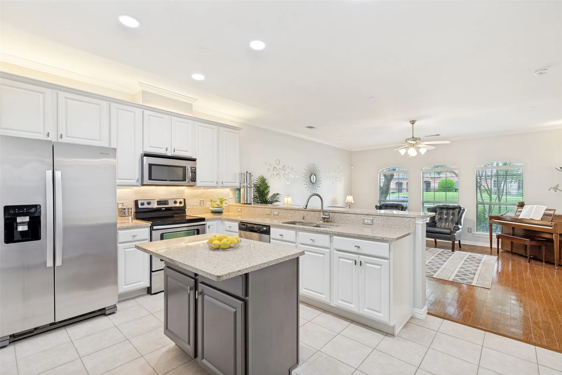 Townhouse For Sale in Collin County , 5802 Antique Rose Trail, Fairview, Texas 75069, 2 Bedroom, 2 Bathroom, 2 Garage spaces, 1,255 Sqft, built in 2007, mls#21268252, Real Estate Agent in Fairview, Homes For Sale in Collin county, Homes For Sale in Fairview, Realtor in Fairview Texas, Real Estate Brokerage Independent Realty Texas, Luminita Cordes Realtor