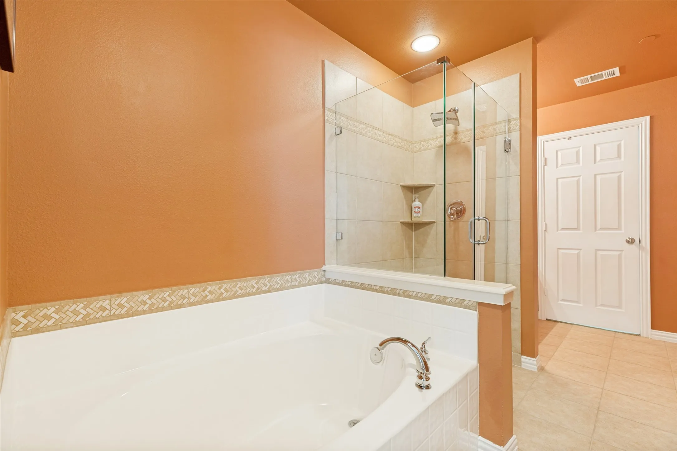 Townhouse For Sale in Collin County , 5802 Antique Rose Trail, Fairview, Texas 75069, 2 Bedroom, 2 Bathroom, 2 Garage spaces, 1,255 Sqft, built in 2007, mls#21268252, Real Estate Agent in Fairview, Homes For Sale in Collin county, Homes For Sale in Fairview, Realtor in Fairview Texas, Real Estate Brokerage Independent Realty Texas, Luminita Cordes Realtor