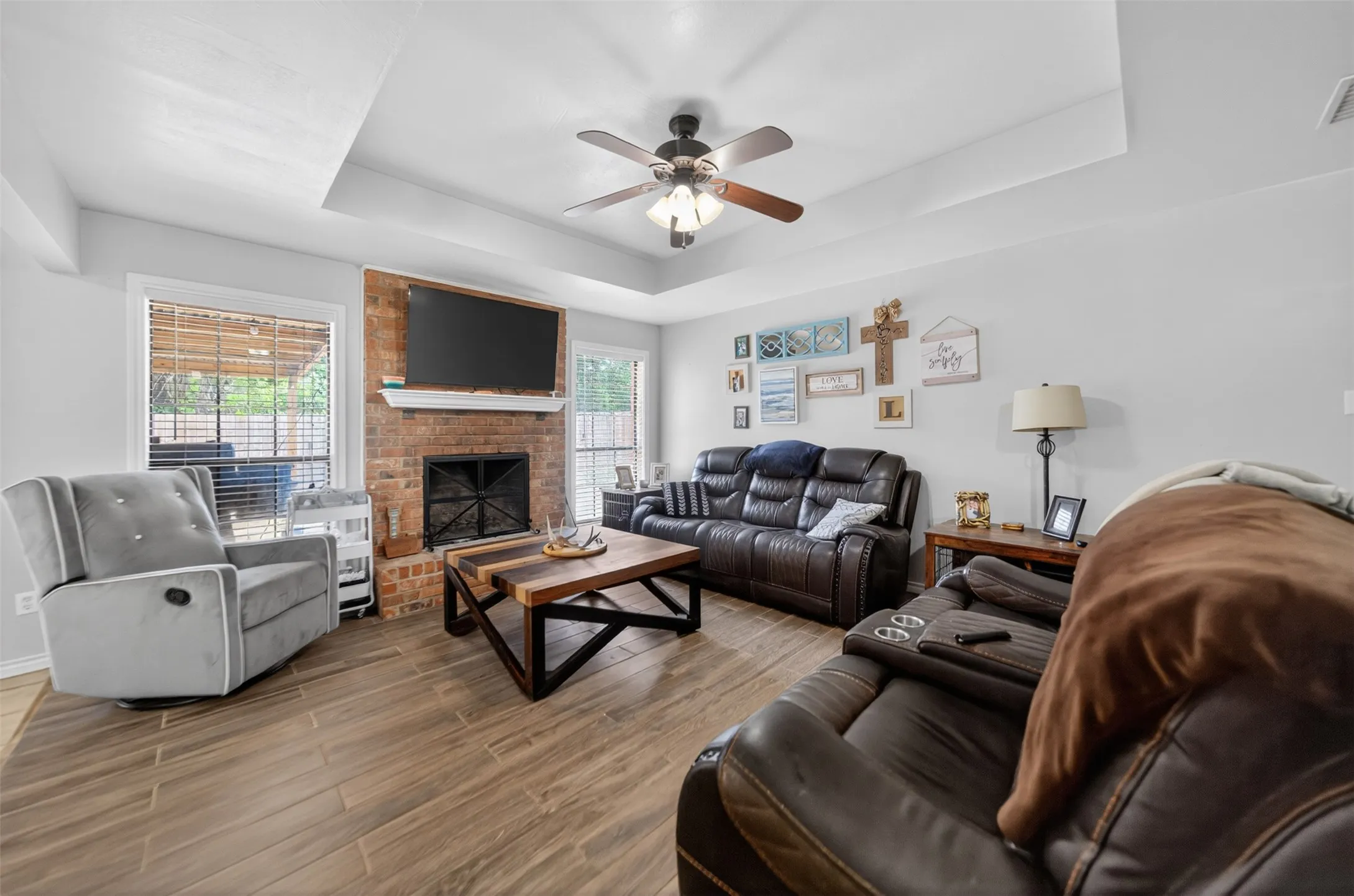 Single Family Residence For Sale in Smith County , 20351 Eastern Hills Drive, Flint, Texas 75762, 3 Bedroom, 2 Bathroom, Garage spaces, 1,241 Sqft, built in 1995, Price $290,000, mls#21269763, Real Estate Agent in Flint, Homes For Sale in Smith county, Homes For Sale in Flint, Realtor in Flint Texas, Real Estate Brokerage Independent Realty Texas, Luminita Cordes Realtor