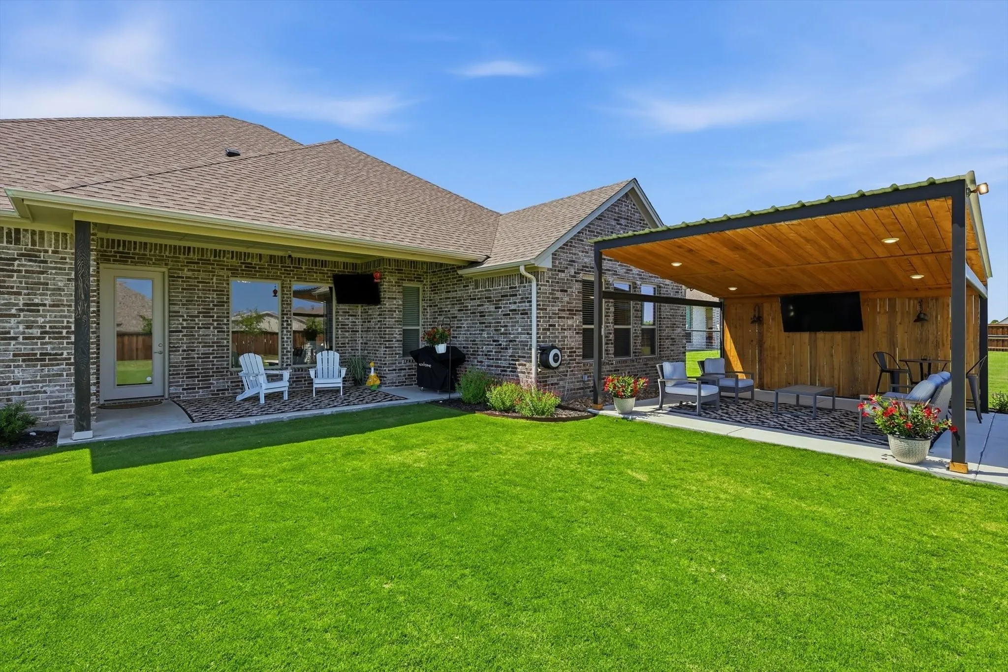 Single Family Residence For Sale in Johnson County , 11616 Caracal Drive, Godley, Texas 76044, 3 Bedrooms, 3 Bathrooms, 3 Garage spaces, 2,438 Sqft, built in 2021, Price $494,900, mls#21270120, Real Estate Agent in Godley, Homes For Sale in Johnson county, Homes For Sale in Godley, Realtor in Godley Texas, Real Estate Brokerage Independent Realty Texas, Luminita Cordes Realtor