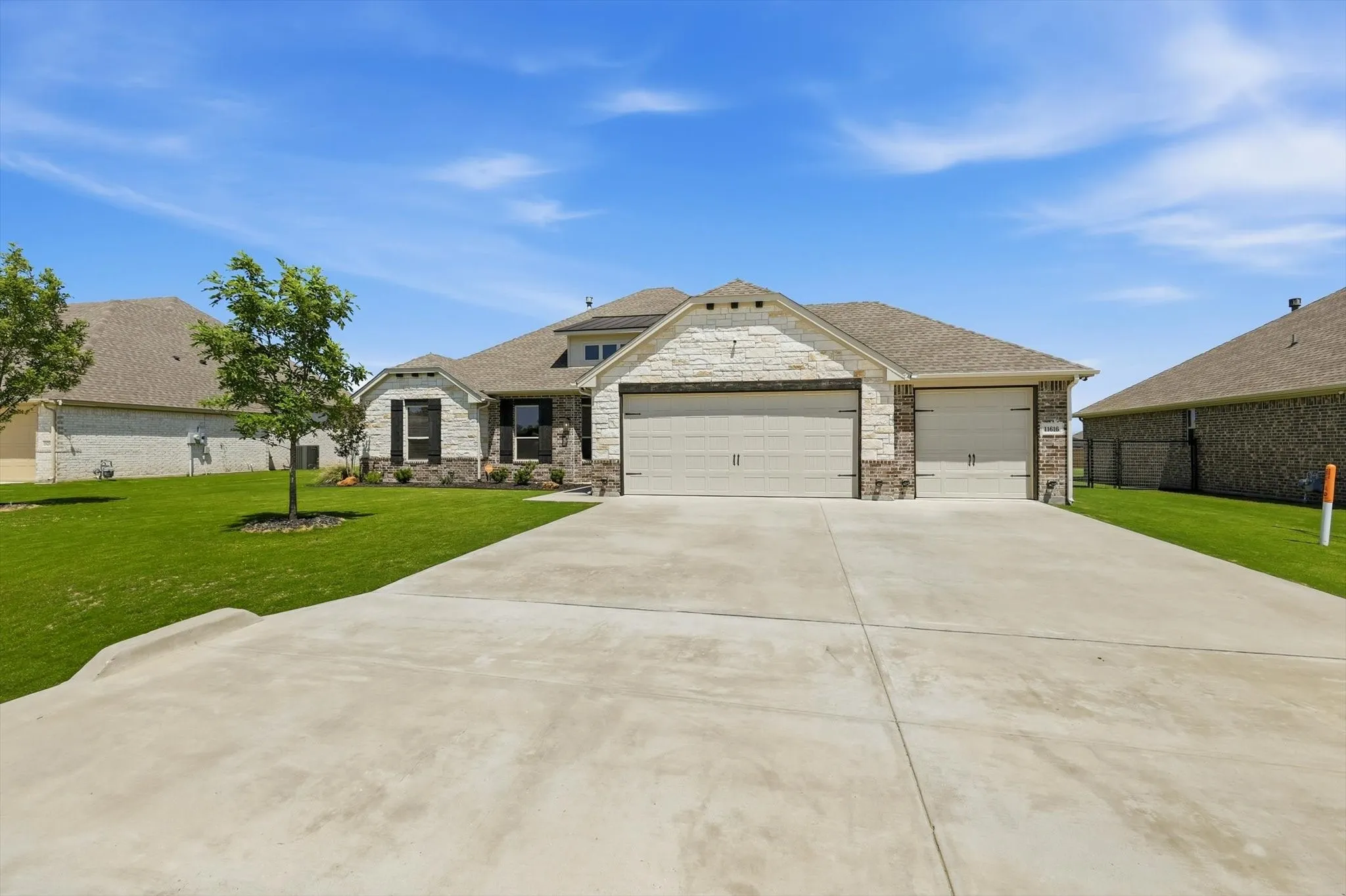 Single Family Residence For Sale in Johnson County , 11616 Caracal Drive, Godley, Texas 76044, 3 Bedrooms, 3 Bathrooms, 3 Garage spaces, 2,438 Sqft, built in 2021, Price $494,900, mls#21270120, Real Estate Agent in Godley, Homes For Sale in Johnson county, Homes For Sale in Godley, Realtor in Godley Texas, Real Estate Brokerage Independent Realty Texas, Luminita Cordes Realtor