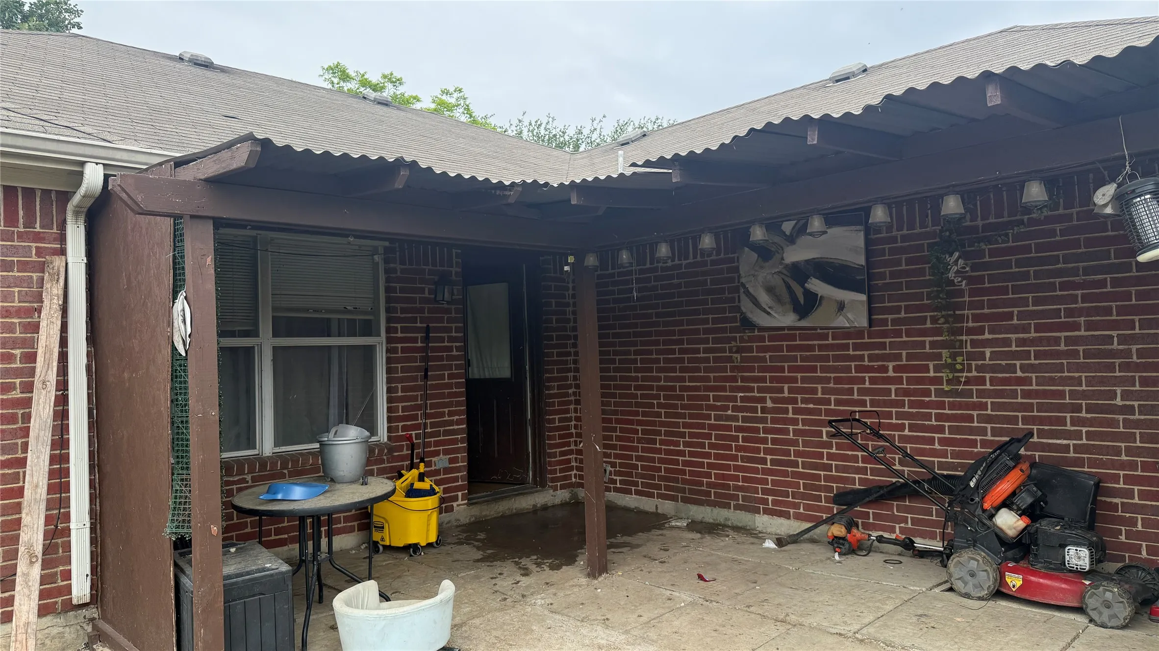 Single Family Residence For Sale in Dallas County , 2330 John Mccoy Drive, Dallas, Texas 75227, 3 Bedroom, 2 Bathroom, 2 Garage spaces, 1,582 Sqft, built in 2001, mls#21269997, Real Estate Agent in Dallas, Homes For Sale in Dallas county, Homes For Sale in Dallas, Realtor in Dallas Texas, Real Estate Brokerage Independent Realty Texas, Luminita Cordes Realtor