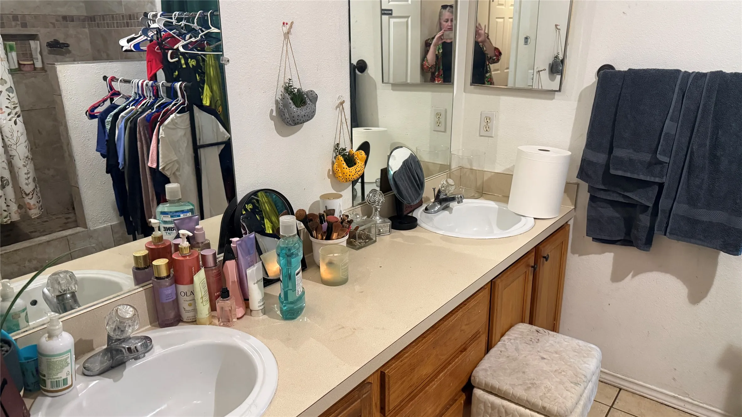 Single Family Residence For Sale in Dallas County , 2330 John Mccoy Drive, Dallas, Texas 75227, 3 Bedroom, 2 Bathroom, 2 Garage spaces, 1,582 Sqft, built in 2001, mls#21269997, Real Estate Agent in Dallas, Homes For Sale in Dallas county, Homes For Sale in Dallas, Realtor in Dallas Texas, Real Estate Brokerage Independent Realty Texas, Luminita Cordes Realtor