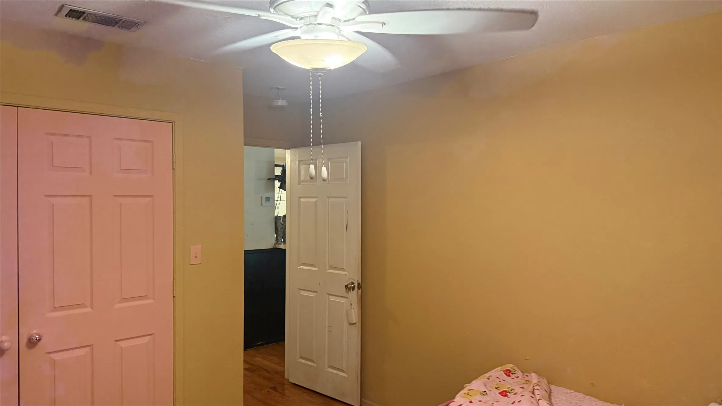 Single Family Residence For Sale in Dallas County , 2330 John Mccoy Drive, Dallas, Texas 75227, 3 Bedroom, 2 Bathroom, 2 Garage spaces, 1,582 Sqft, built in 2001, mls#21269997, Real Estate Agent in Dallas, Homes For Sale in Dallas county, Homes For Sale in Dallas, Realtor in Dallas Texas, Real Estate Brokerage Independent Realty Texas, Luminita Cordes Realtor