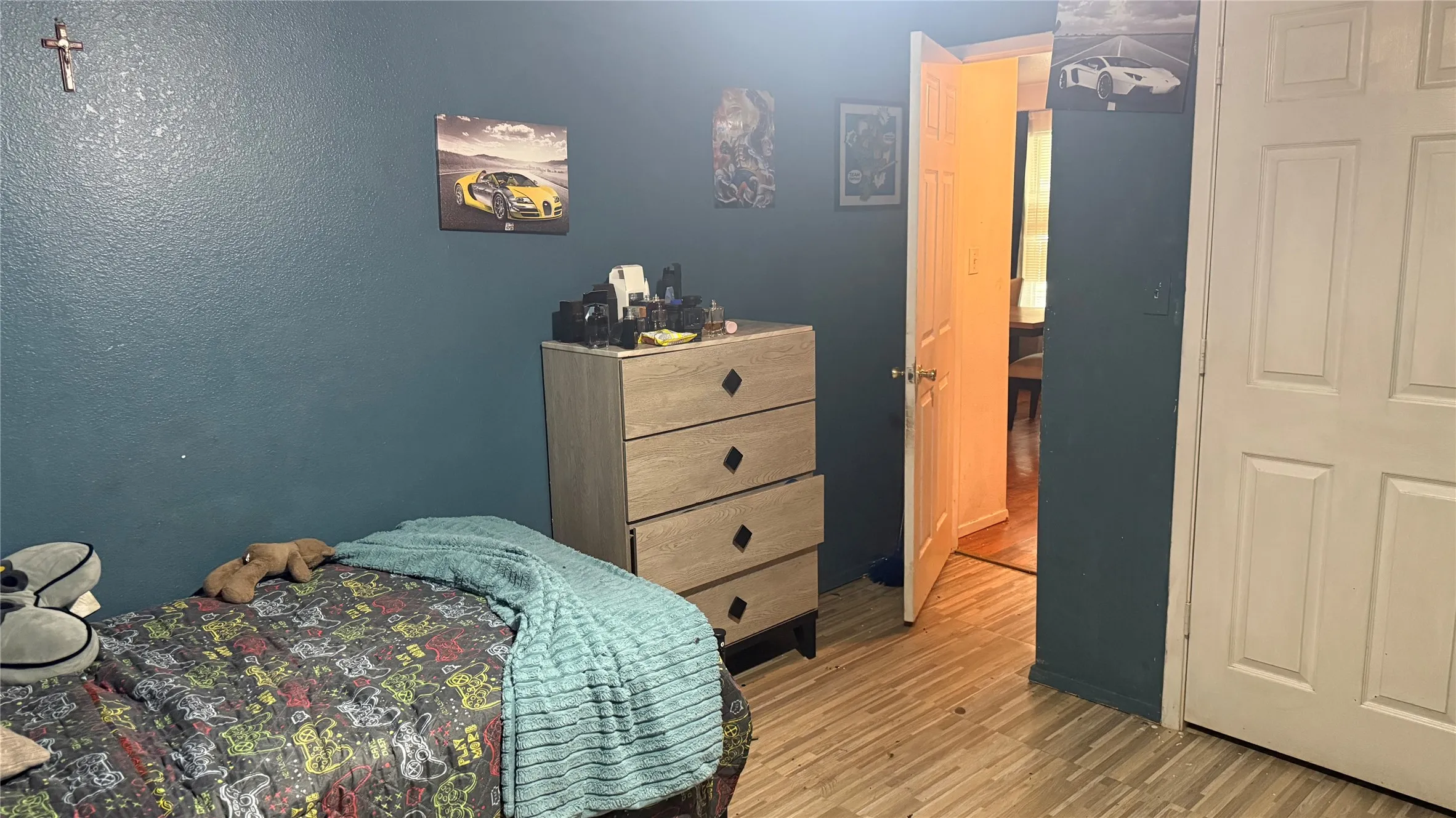 Single Family Residence For Sale in Dallas County , 2330 John Mccoy Drive, Dallas, Texas 75227, 3 Bedroom, 2 Bathroom, 2 Garage spaces, 1,582 Sqft, built in 2001, mls#21269997, Real Estate Agent in Dallas, Homes For Sale in Dallas county, Homes For Sale in Dallas, Realtor in Dallas Texas, Real Estate Brokerage Independent Realty Texas, Luminita Cordes Realtor