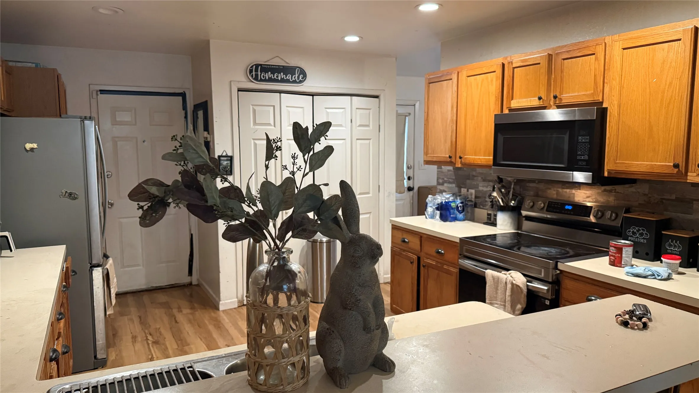 Single Family Residence For Sale in Dallas County , 2330 John Mccoy Drive, Dallas, Texas 75227, 3 Bedroom, 2 Bathroom, 2 Garage spaces, 1,582 Sqft, built in 2001, mls#21269997, Real Estate Agent in Dallas, Homes For Sale in Dallas county, Homes For Sale in Dallas, Realtor in Dallas Texas, Real Estate Brokerage Independent Realty Texas, Luminita Cordes Realtor