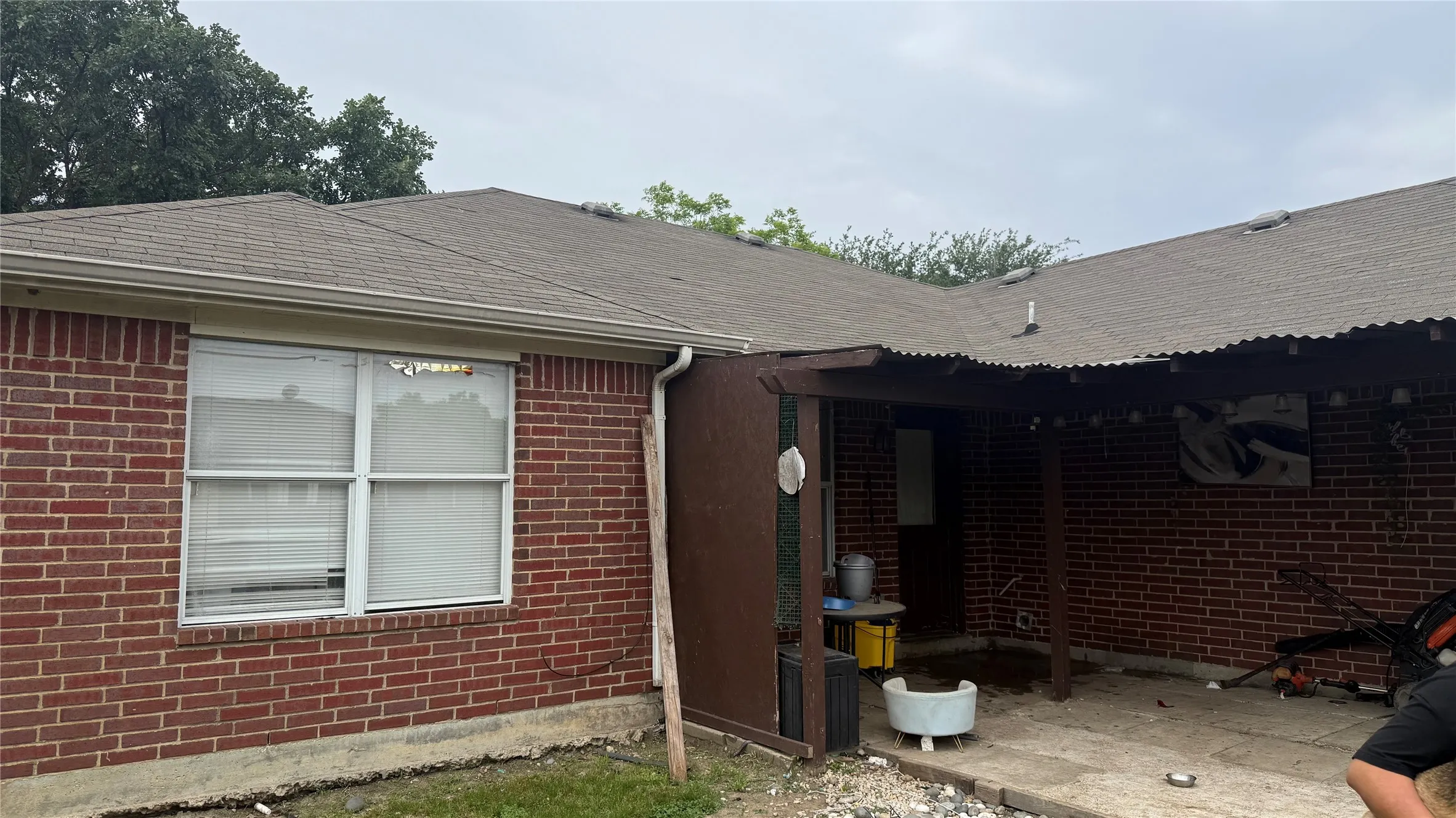 Single Family Residence For Sale in Dallas County , 2330 John Mccoy Drive, Dallas, Texas 75227, 3 Bedroom, 2 Bathroom, 2 Garage spaces, 1,582 Sqft, built in 2001, mls#21269997, Real Estate Agent in Dallas, Homes For Sale in Dallas county, Homes For Sale in Dallas, Realtor in Dallas Texas, Real Estate Brokerage Independent Realty Texas, Luminita Cordes Realtor