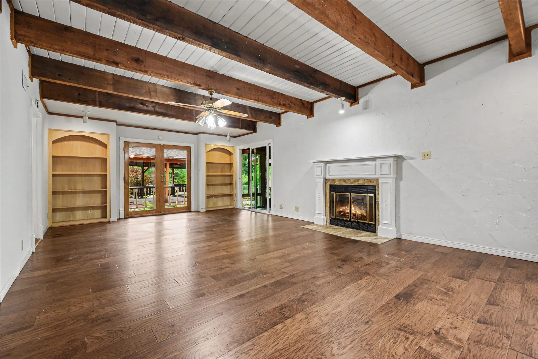 Single Family Residence For Sale in Hunt County , 5753 Fm 36 S, Quinlan, Texas 75474, 3 Bedroom, 3 Bathroom, 3 Garage spaces, 2,765 Sqft, built in 1989, mls#21270410, Real Estate Agent in Quinlan, Homes For Sale in Hunt county, Homes For Sale in Quinlan, Realtor in Quinlan Texas, Real Estate Brokerage Independent Realty Texas, Luminita Cordes Realtor