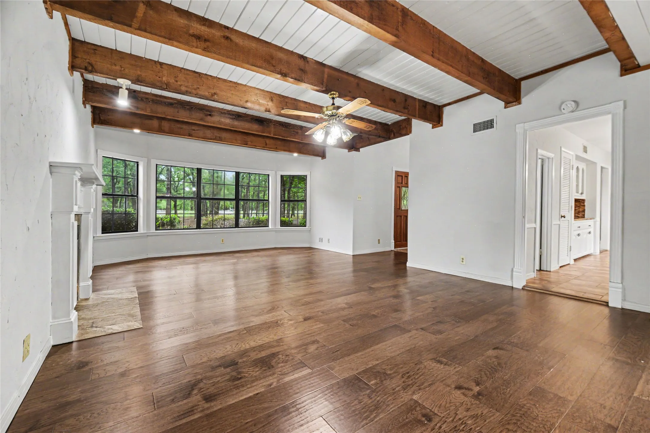 Single Family Residence For Sale in Hunt County , 5753 Fm 36 S, Quinlan, Texas 75474, 3 Bedroom, 3 Bathroom, 3 Garage spaces, 2,765 Sqft, built in 1989, mls#21270410, Real Estate Agent in Quinlan, Homes For Sale in Hunt county, Homes For Sale in Quinlan, Realtor in Quinlan Texas, Real Estate Brokerage Independent Realty Texas, Luminita Cordes Realtor