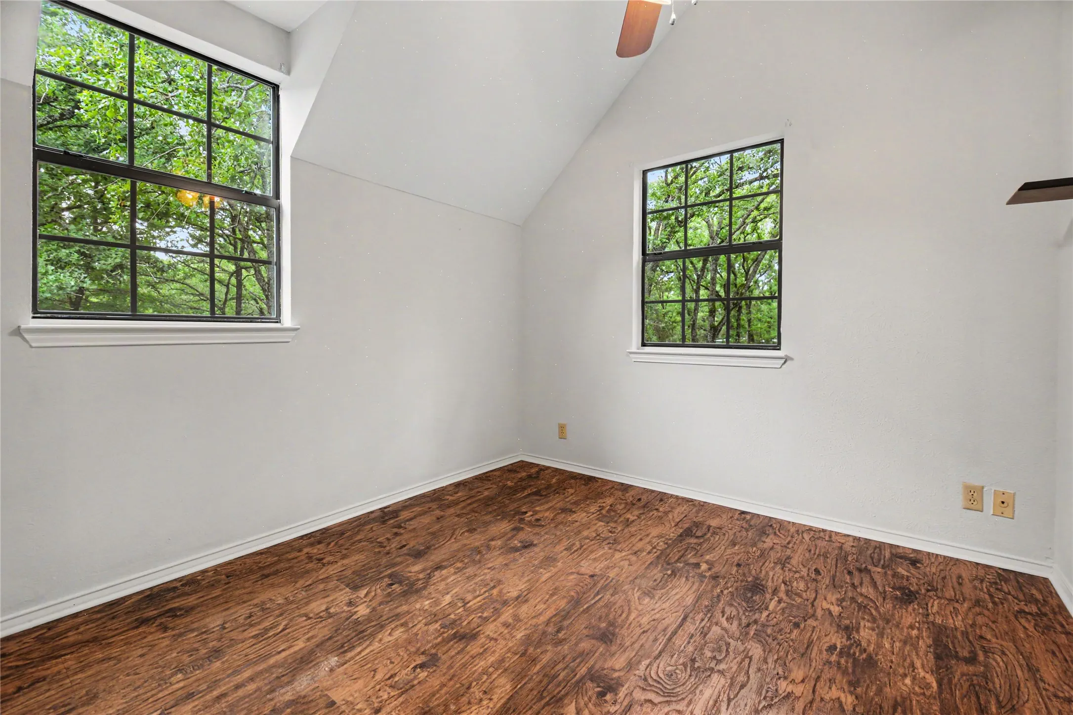 Single Family Residence For Sale in Hunt County , 5753 Fm 36 S, Quinlan, Texas 75474, 3 Bedroom, 3 Bathroom, 3 Garage spaces, 2,765 Sqft, built in 1989, mls#21270410, Real Estate Agent in Quinlan, Homes For Sale in Hunt county, Homes For Sale in Quinlan, Realtor in Quinlan Texas, Real Estate Brokerage Independent Realty Texas, Luminita Cordes Realtor