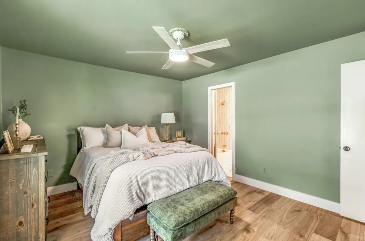 Single Family Residence For Sale in Dallas County , 3778 Weeburn Drive, Dallas, Texas 75229, 3 Bedroom, 3 Bathroom, 2 Garage spaces, 2,496 Sqft, built in 1968, mls#21270434, Real Estate Agent in Dallas, Homes For Sale in Dallas county, Homes For Sale in Dallas, Realtor in Dallas Texas, Real Estate Brokerage Independent Realty Texas, Luminita Cordes Realtor