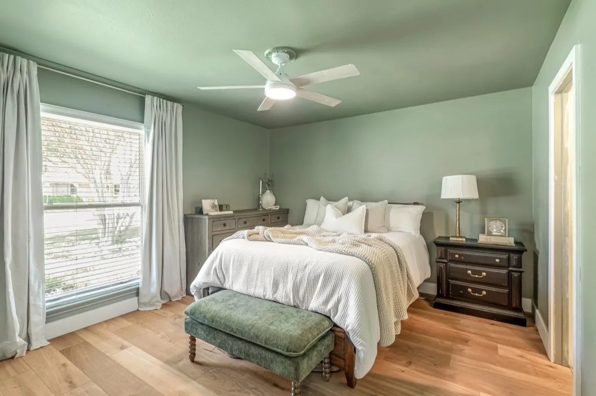 Single Family Residence For Sale in Dallas County , 3778 Weeburn Drive, Dallas, Texas 75229, 3 Bedroom, 3 Bathroom, 2 Garage spaces, 2,496 Sqft, built in 1968, mls#21270434, Real Estate Agent in Dallas, Homes For Sale in Dallas county, Homes For Sale in Dallas, Realtor in Dallas Texas, Real Estate Brokerage Independent Realty Texas, Luminita Cordes Realtor